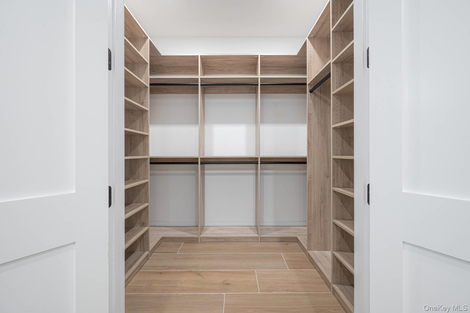 116 Middle Line Highway, Southampton, NY 11968