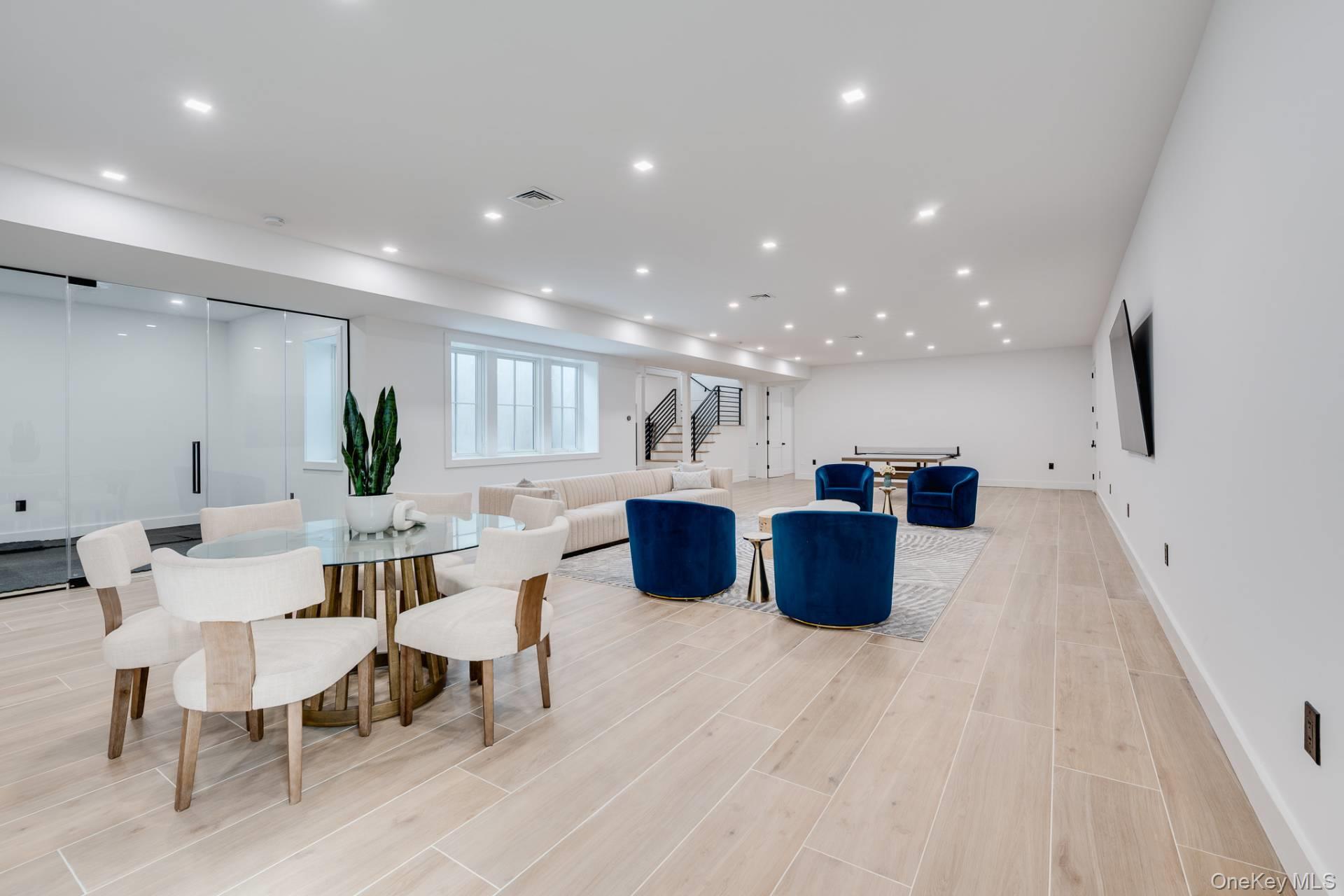 116 Middle Line Highway, Southampton, NY 11968