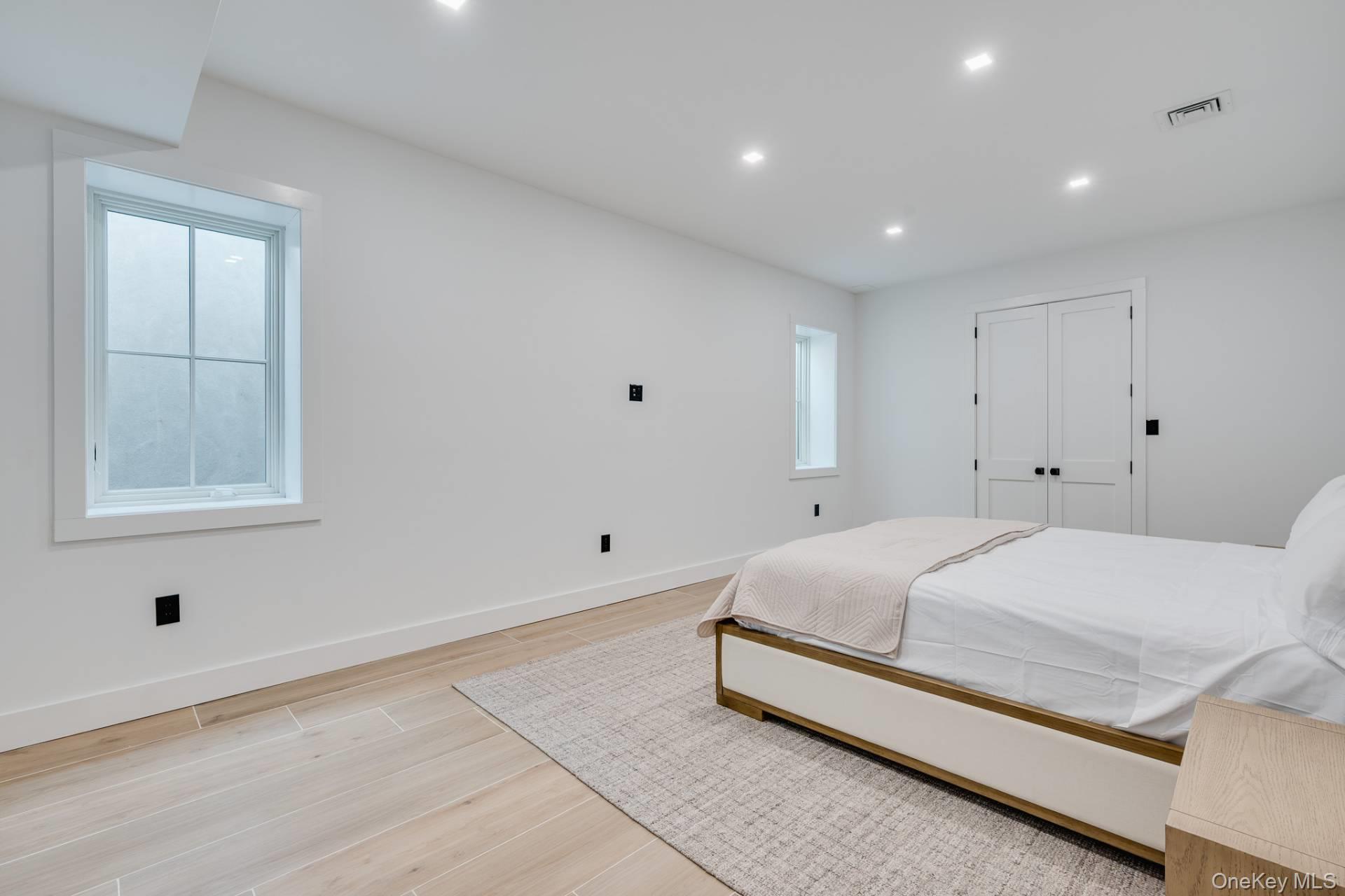 116 Middle Line Highway, Southampton, NY 11968