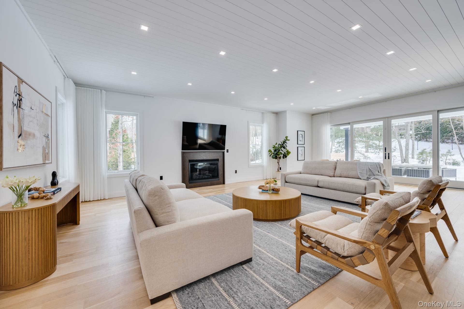 116 Middle Line Highway, Southampton, NY 11968