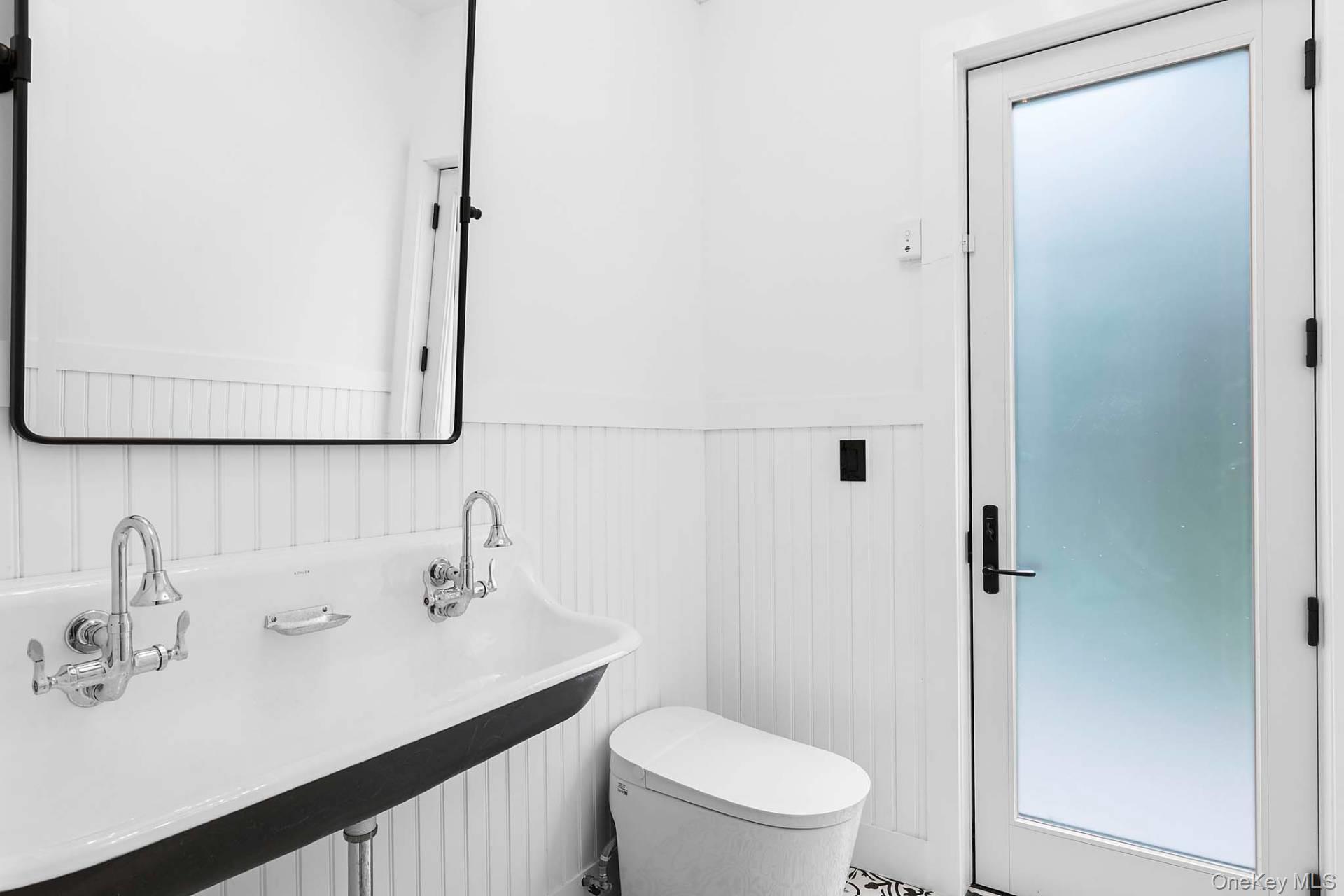 116 Middle Line Highway, Southampton, NY 11968