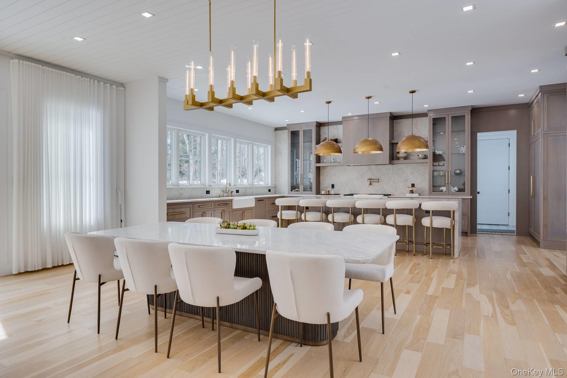 116 Middle Line Highway, Southampton, NY 11968