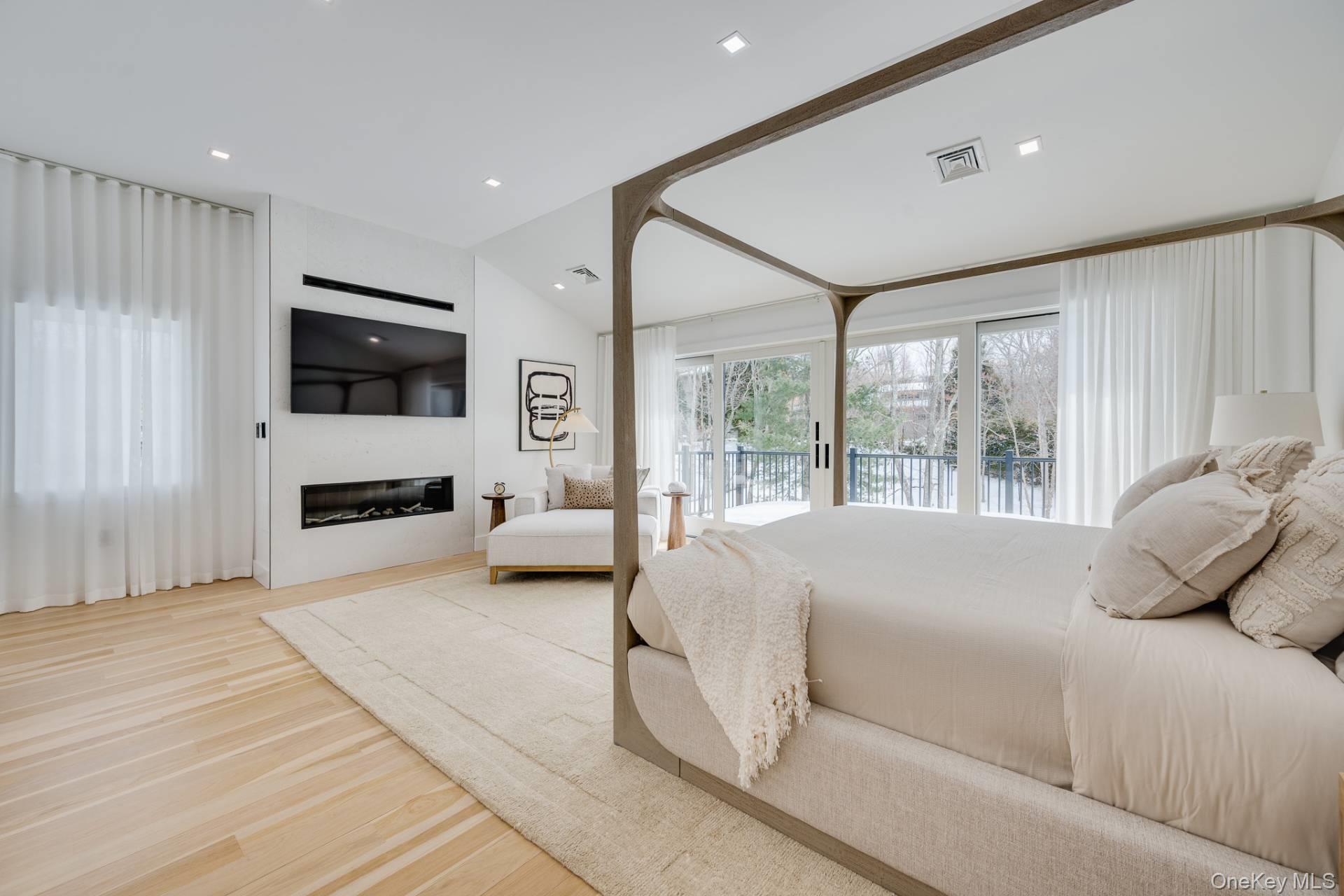 116 Middle Line Highway, Southampton, NY 11968