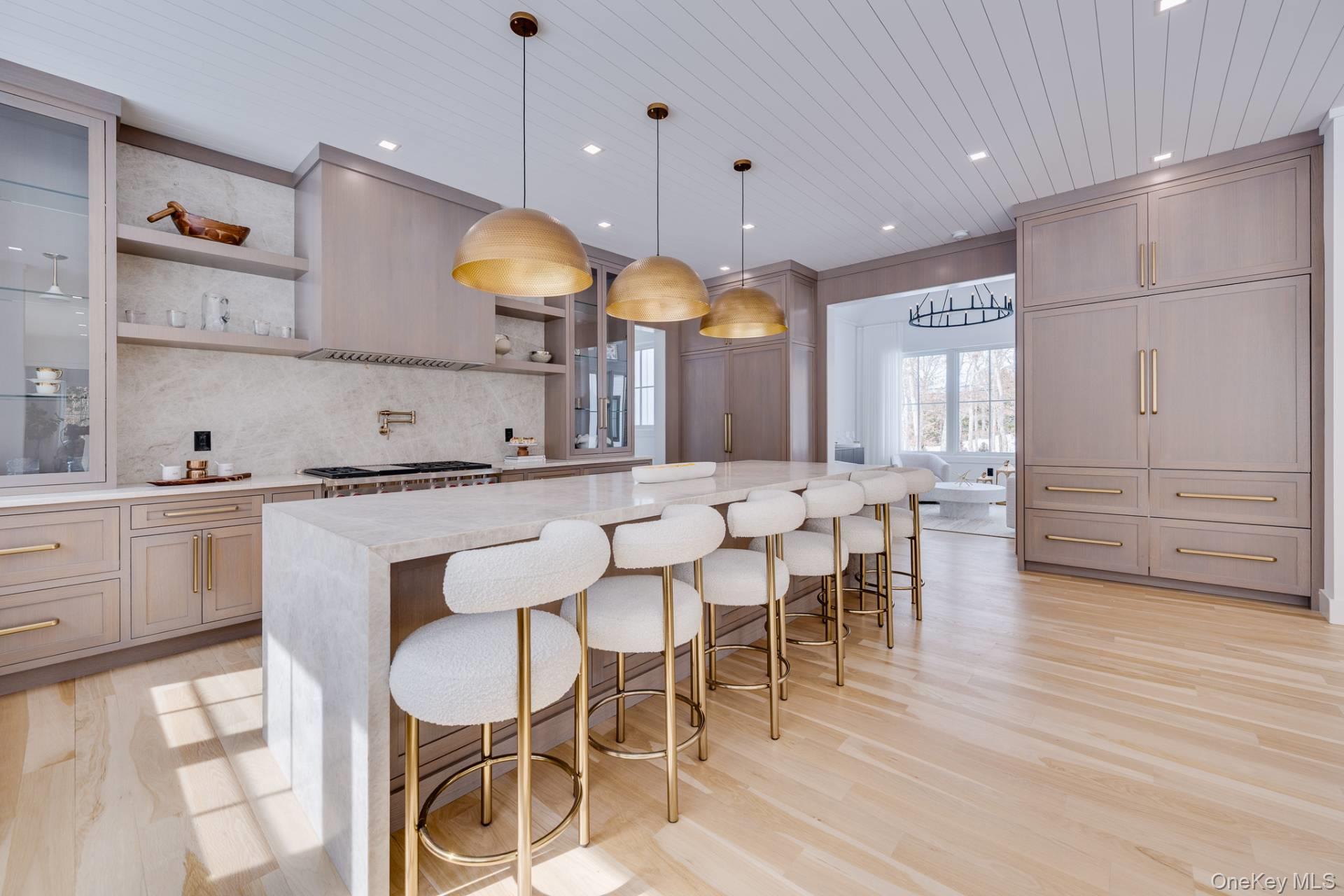 116 Middle Line Highway, Southampton, NY 11968