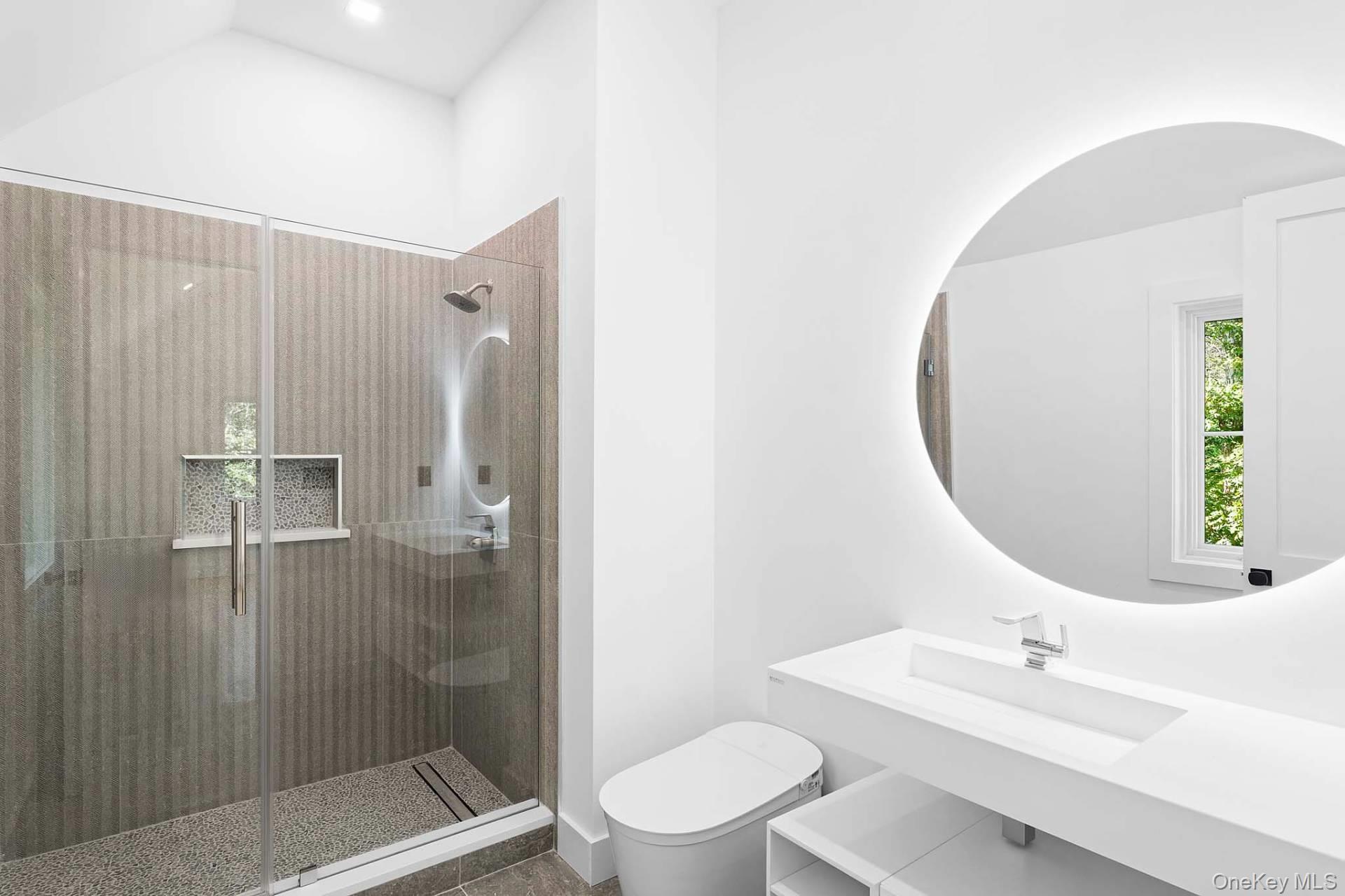 116 Middle Line Highway, Southampton, NY 11968