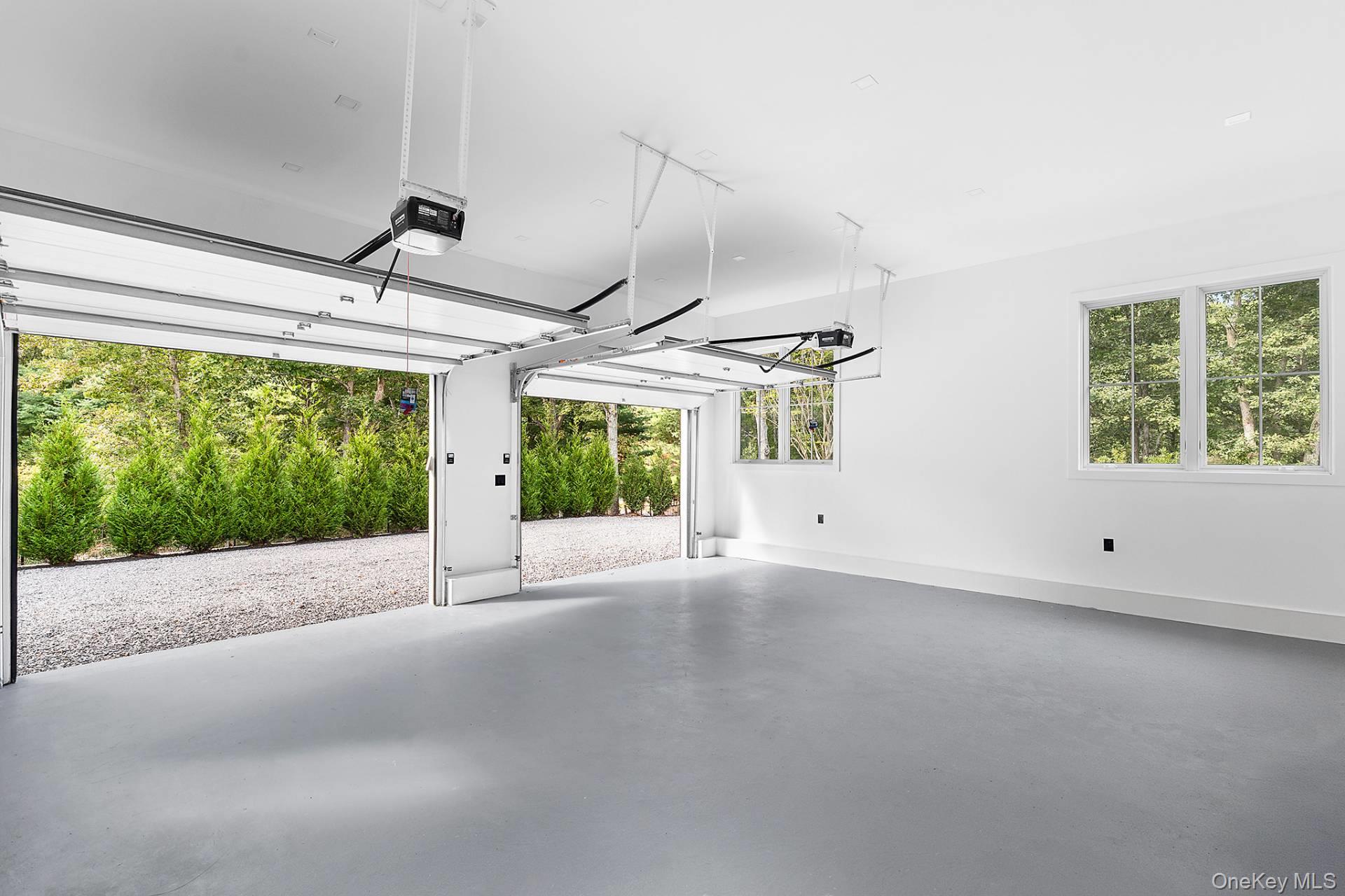 116 Middle Line Highway, Southampton, NY 11968