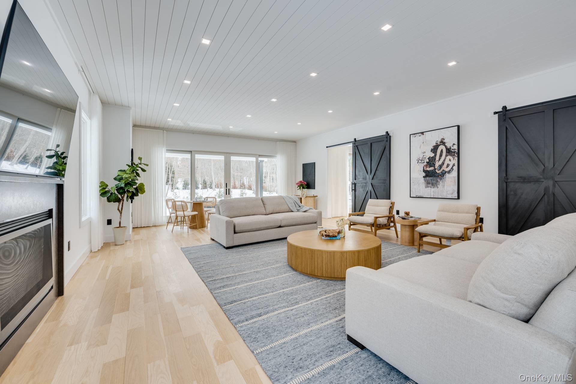 116 Middle Line Highway, Southampton, NY 11968