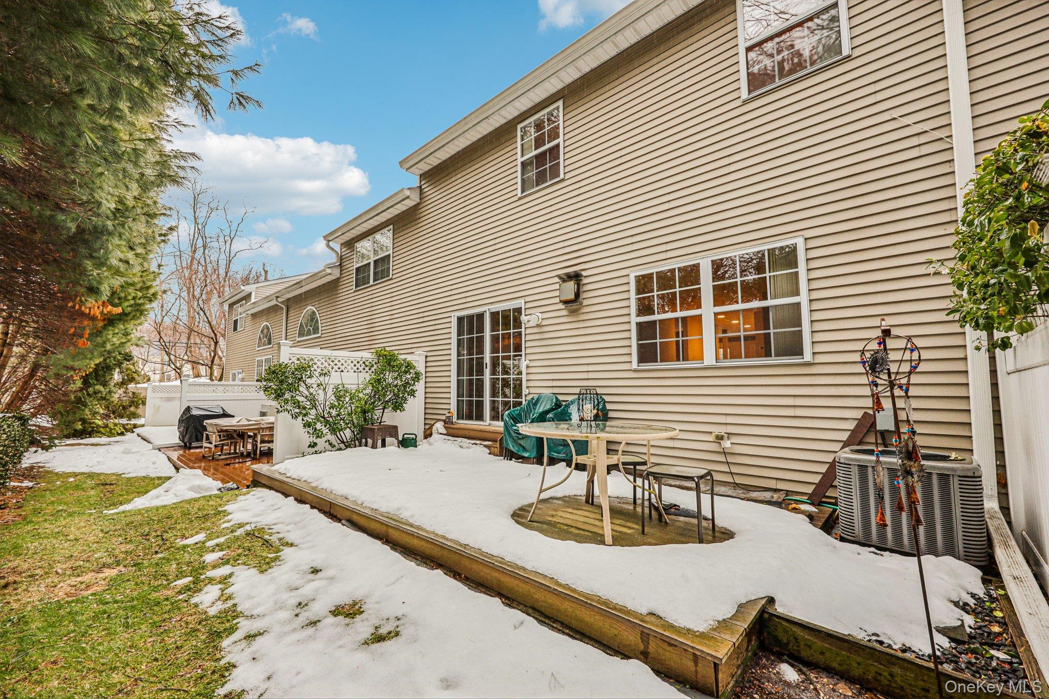 3 Springwood Lane, Huntington, NY 11743