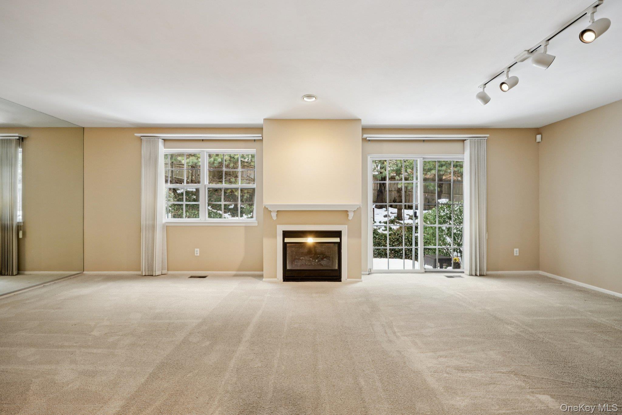 3 Springwood Lane, Huntington, NY 11743