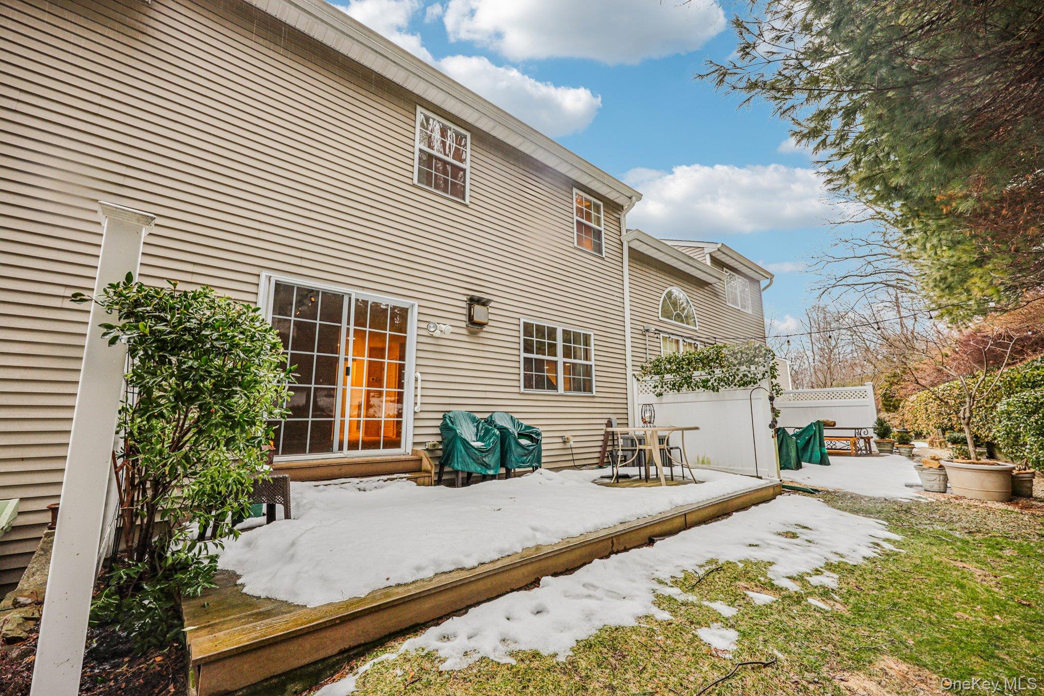 3 Springwood Lane, Huntington, NY 11743