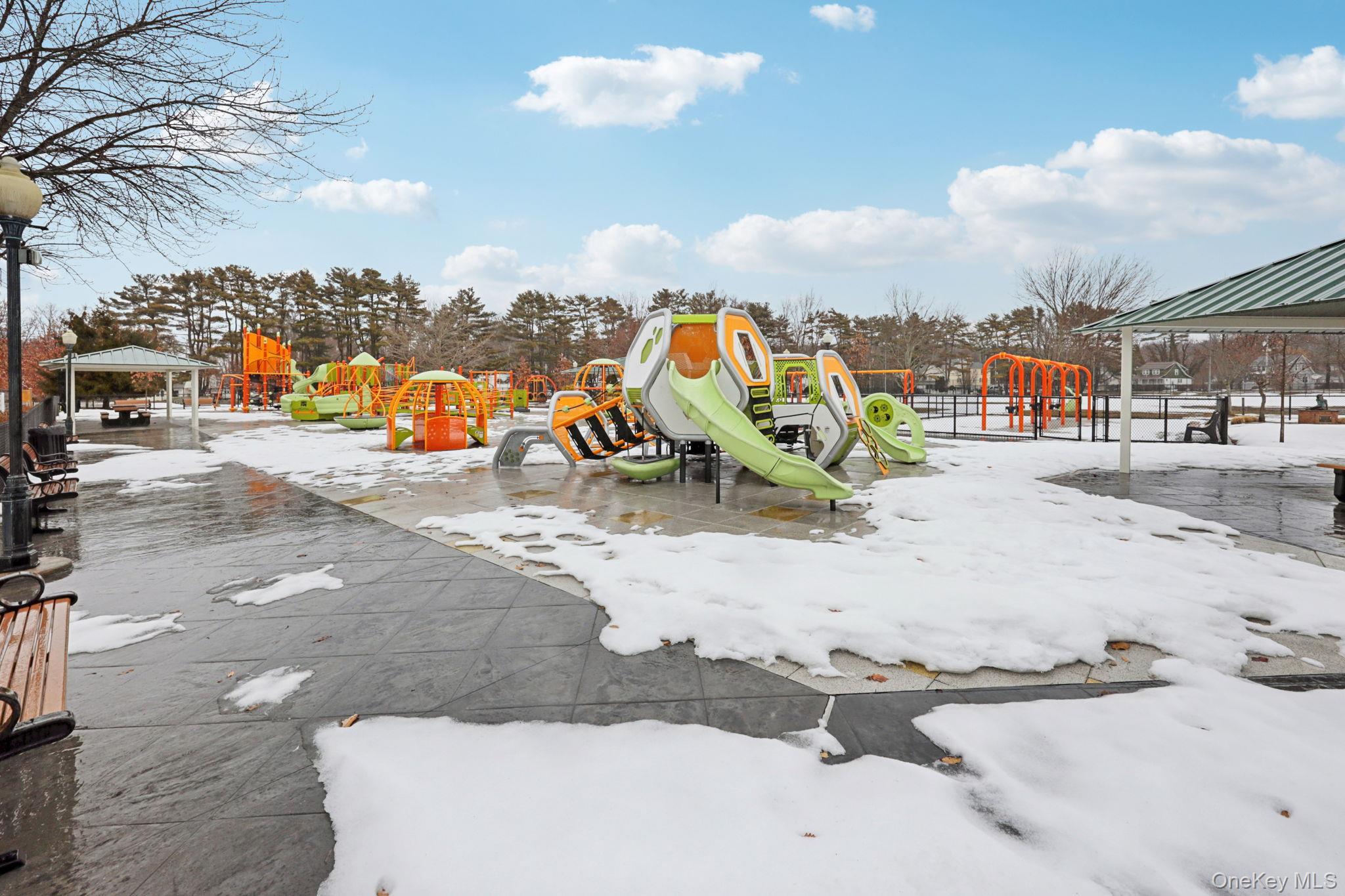 3 Springwood Lane, Huntington, NY 11743