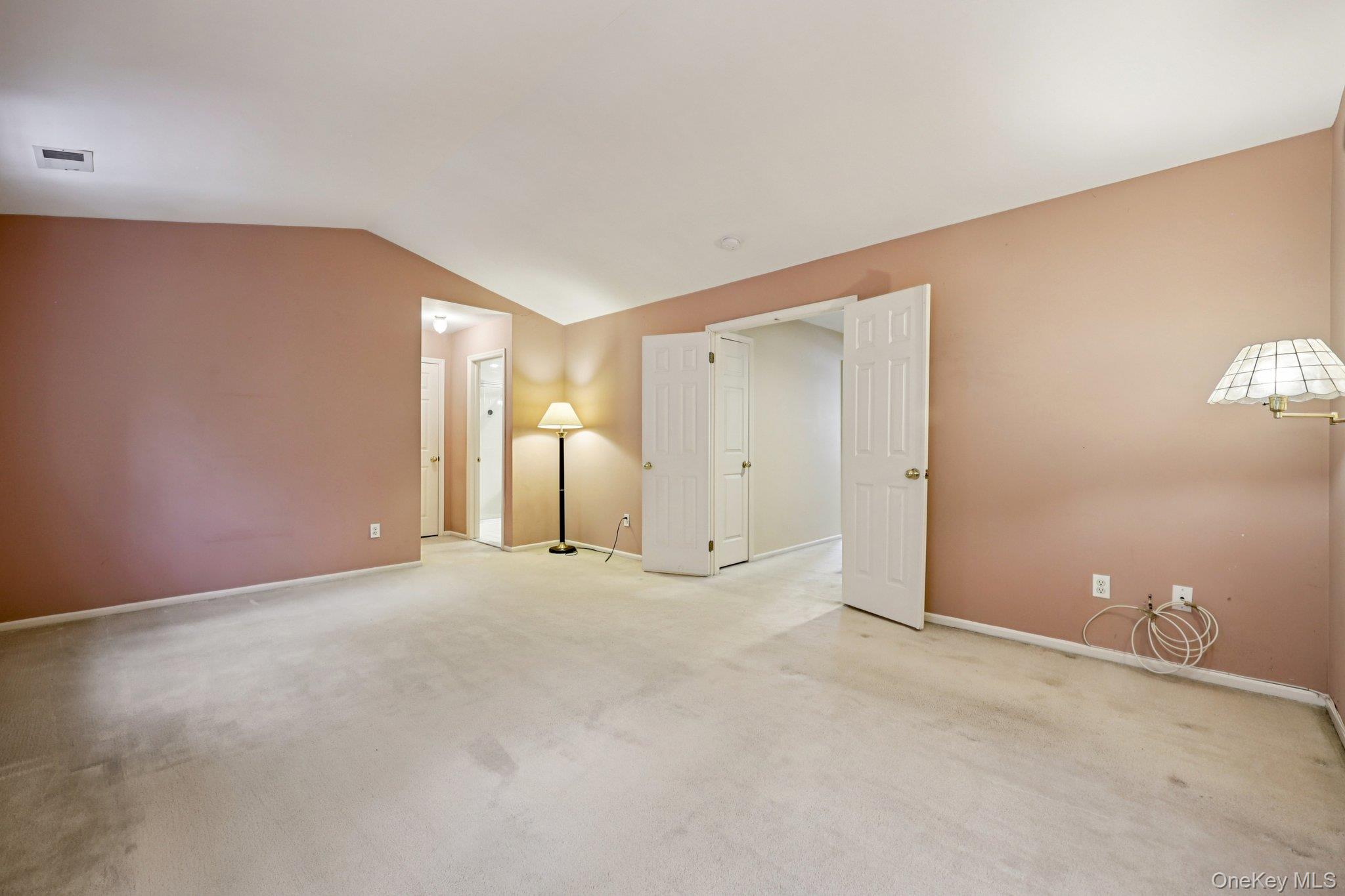 3 Springwood Lane, Huntington, NY 11743