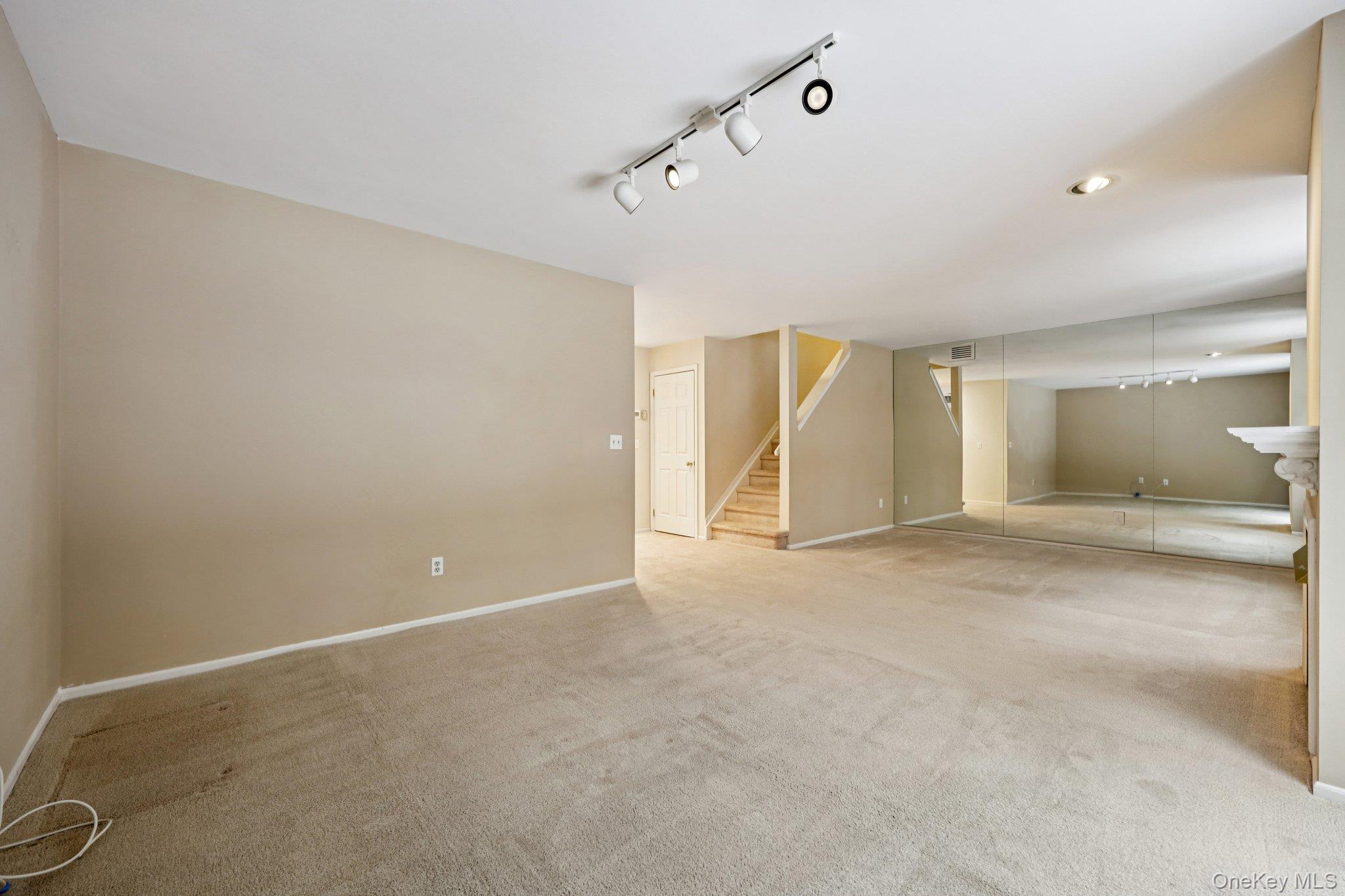 3 Springwood Lane, Huntington, NY 11743