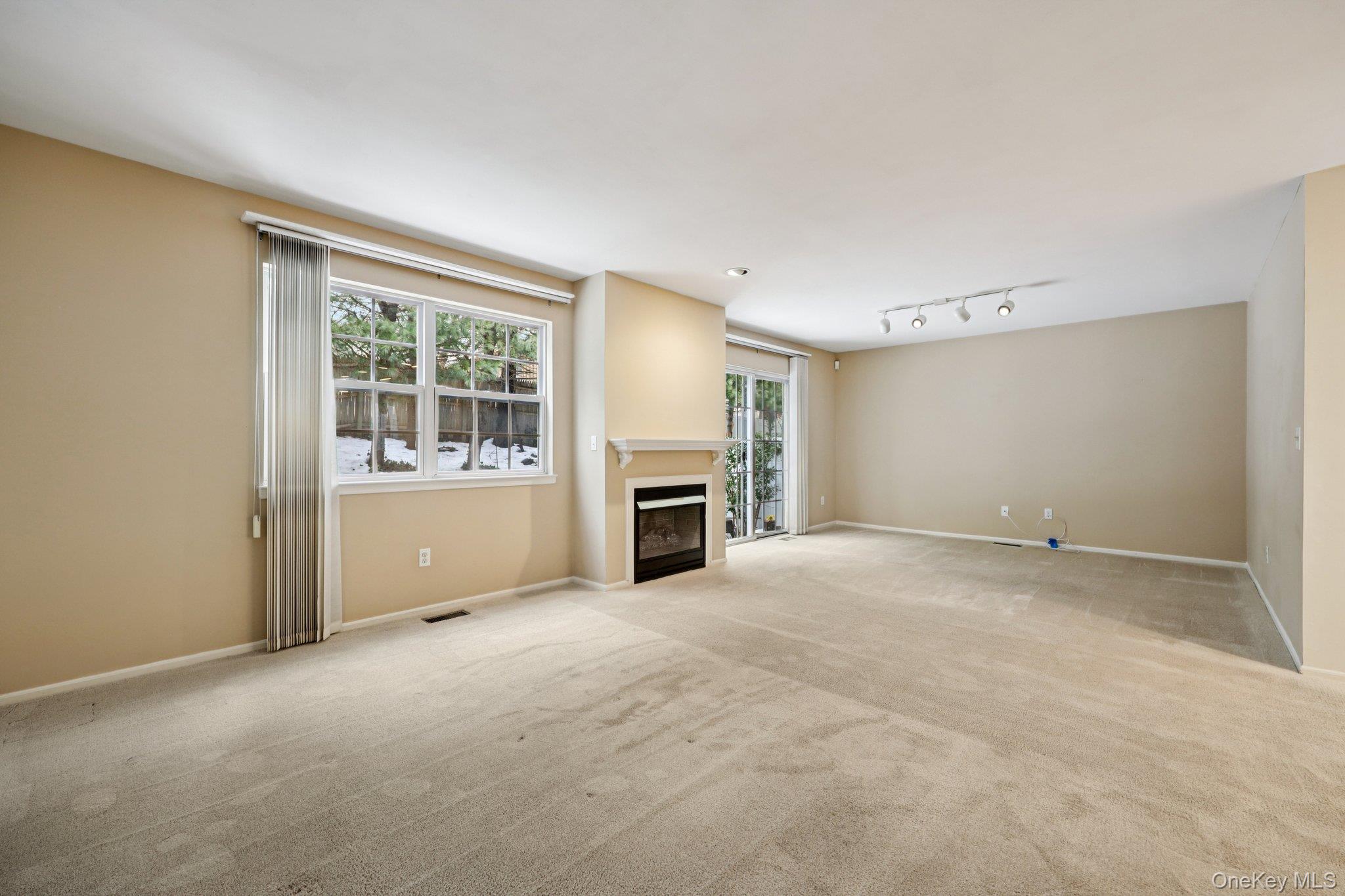 3 Springwood Lane, Huntington, NY 11743