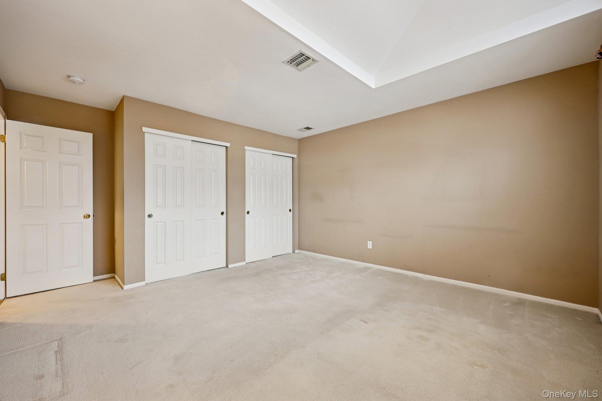 3 Springwood Lane, Huntington, NY 11743