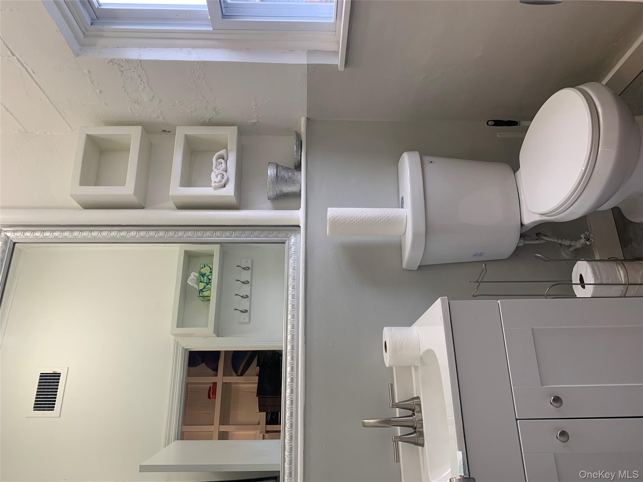 196 Forest Avenue, Locust Valley, NY 11560