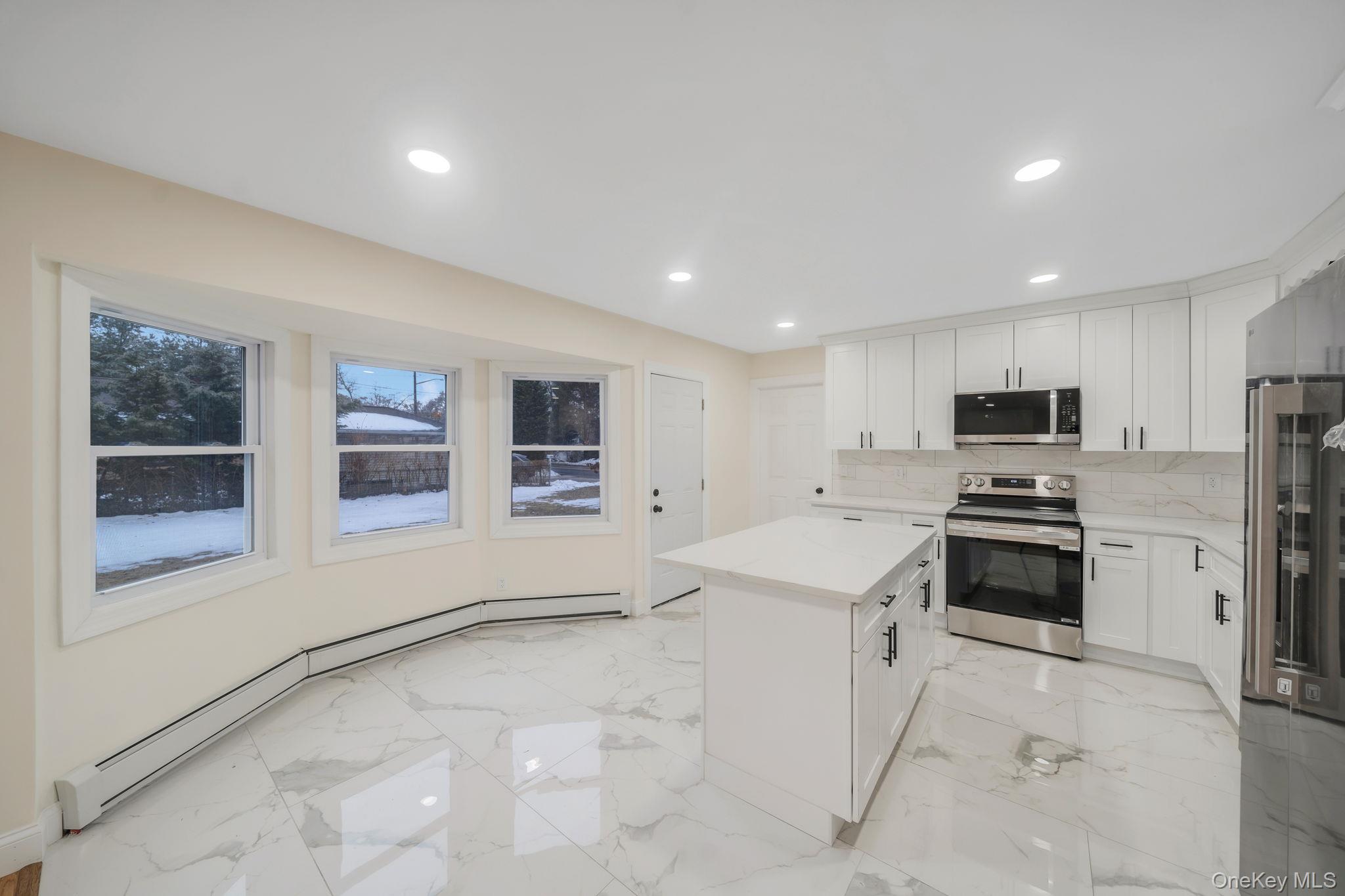 50 7th Street, Saint James, NY 11780