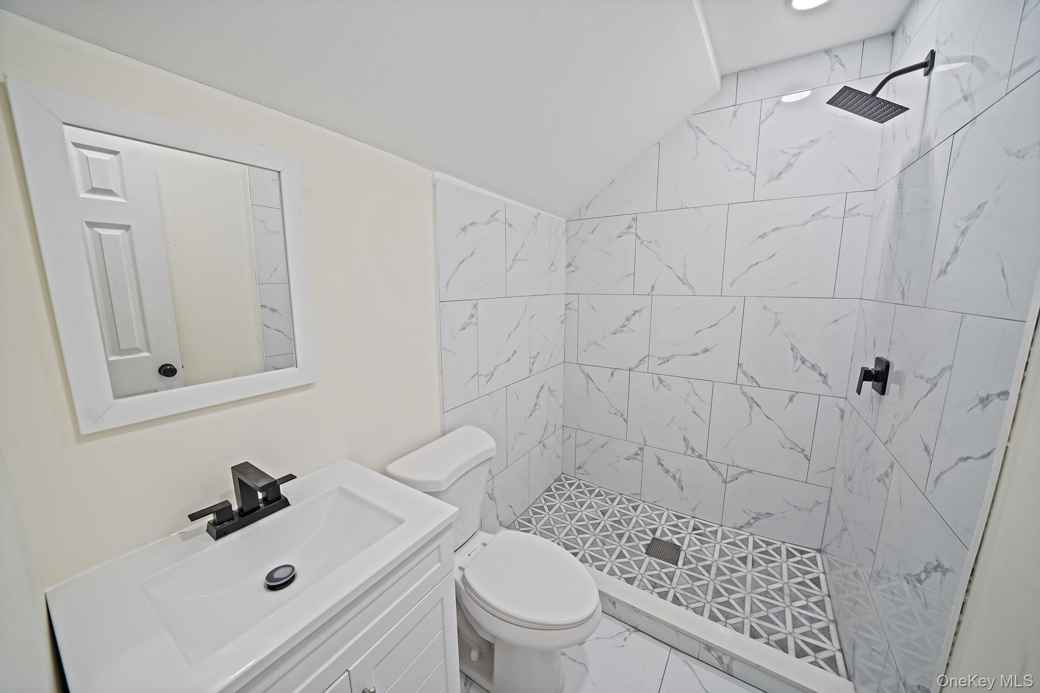 50 7th Street, Saint James, NY 11780