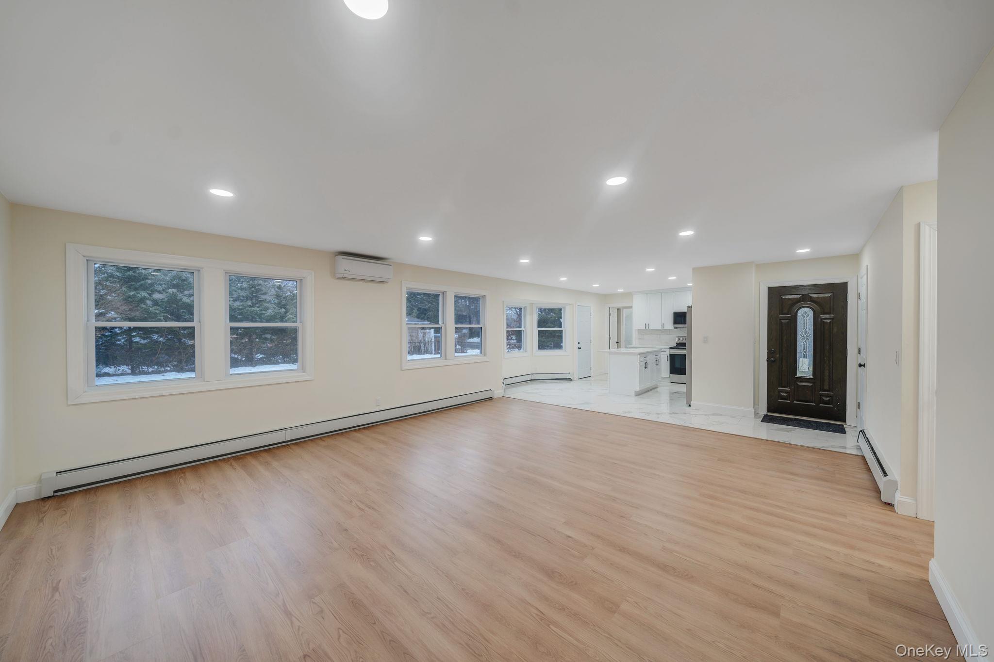 50 7th Street, Saint James, NY 11780