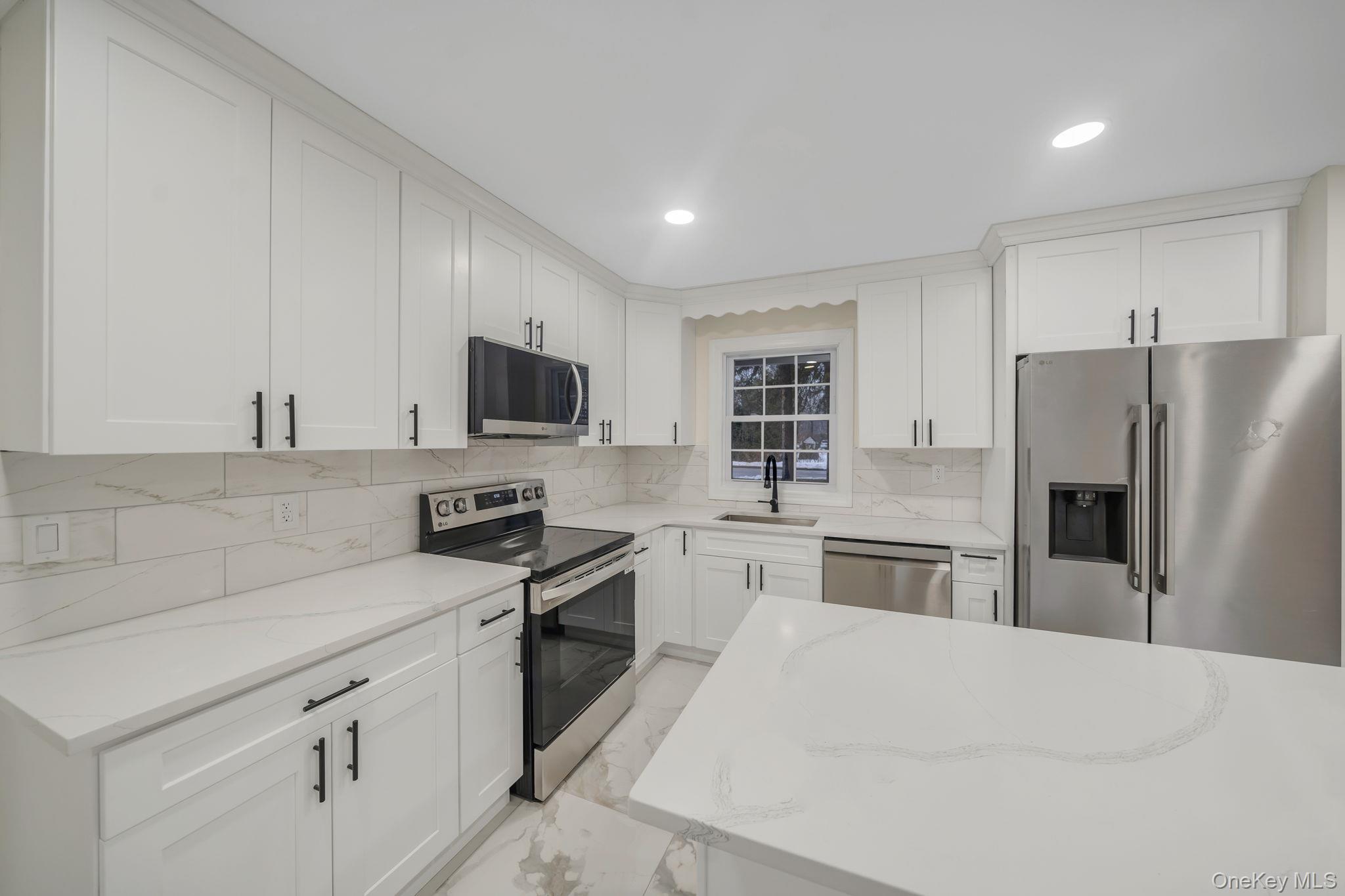 50 7th Street, Saint James, NY 11780