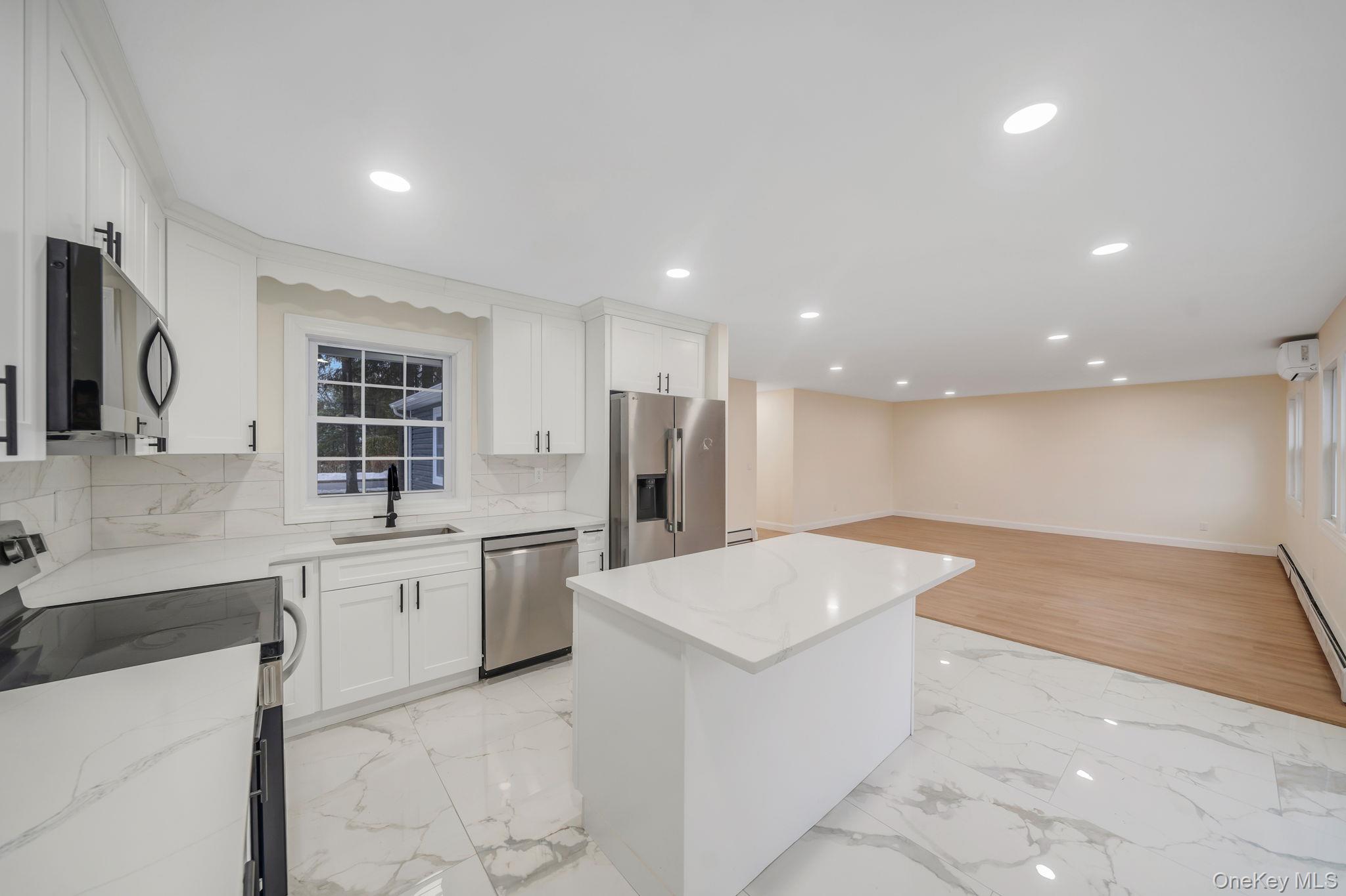 50 7th Street, Saint James, NY 11780