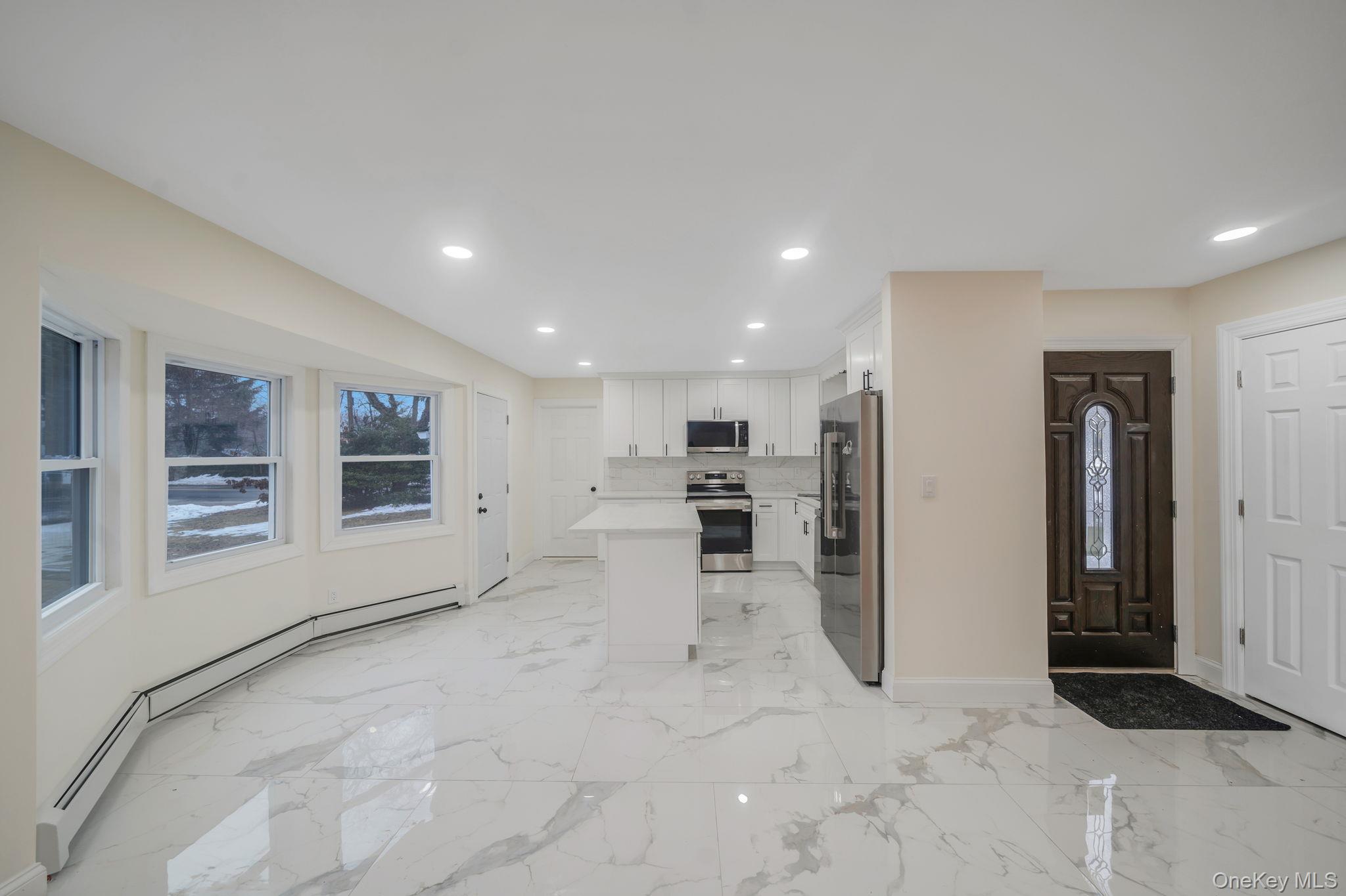 50 7th Street, Saint James, NY 11780