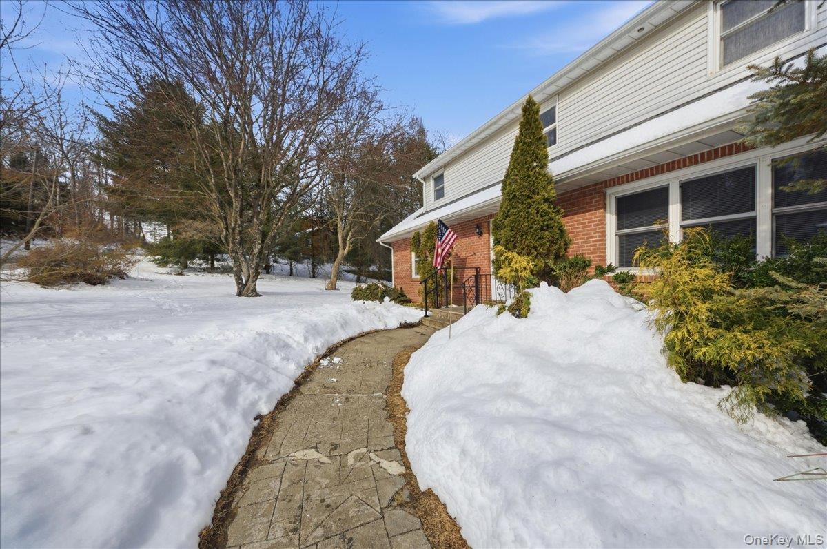 16 Primrose Street, Katonah, NY 10536