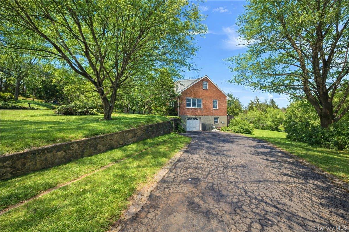 16 Primrose Street, Katonah, NY 10536