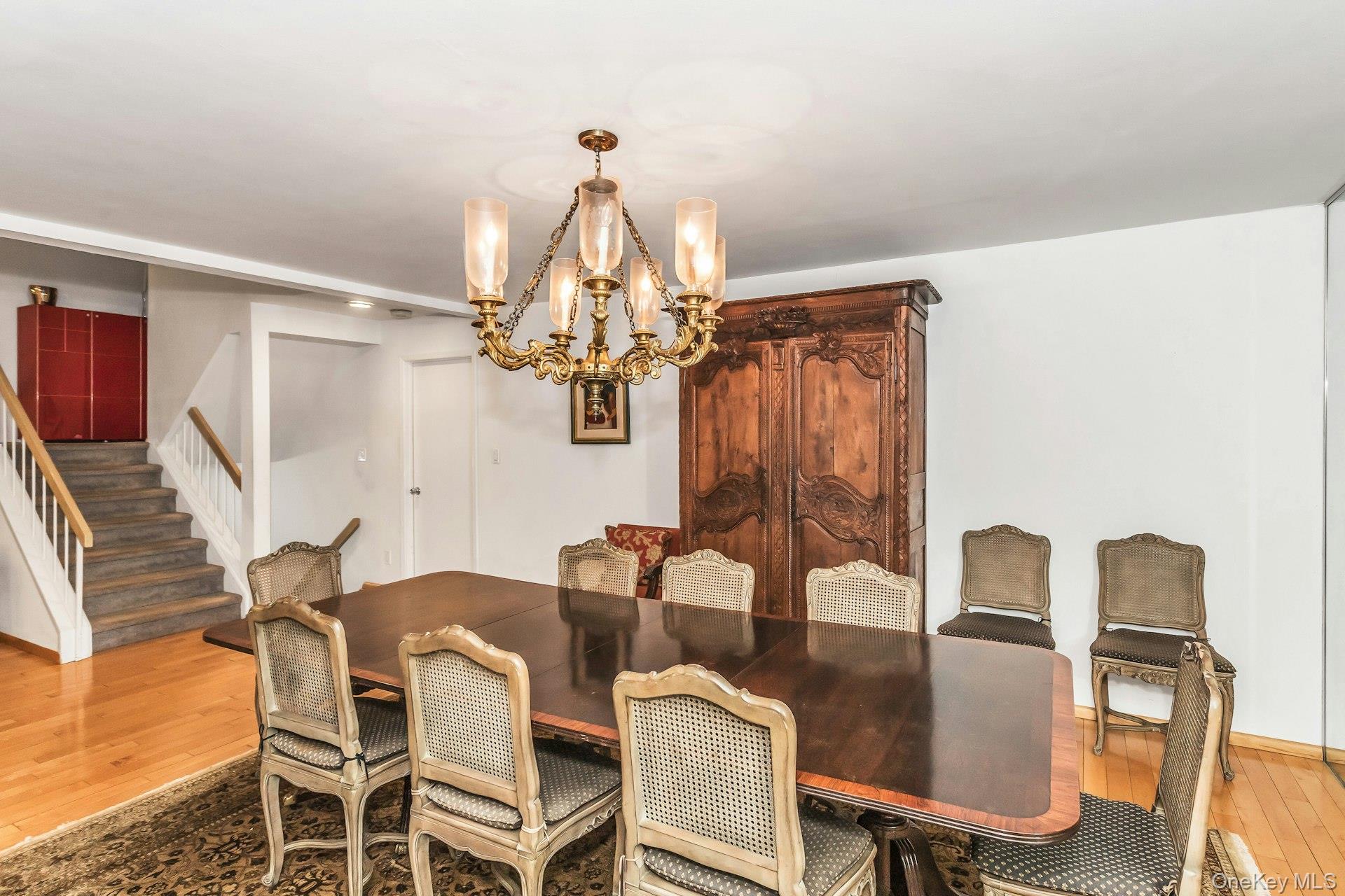 232 Linnet Court, Manhasset, NY 11030