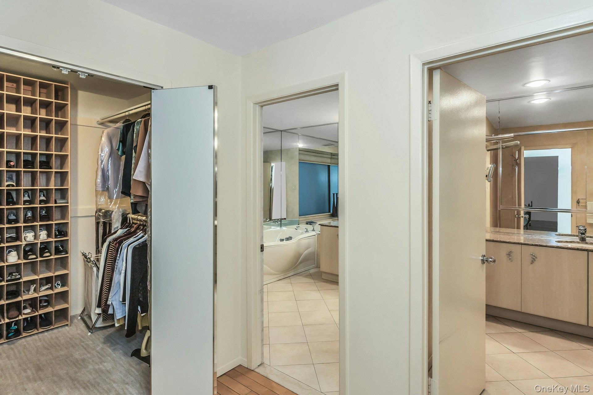 232 Linnet Court, Manhasset, NY 11030