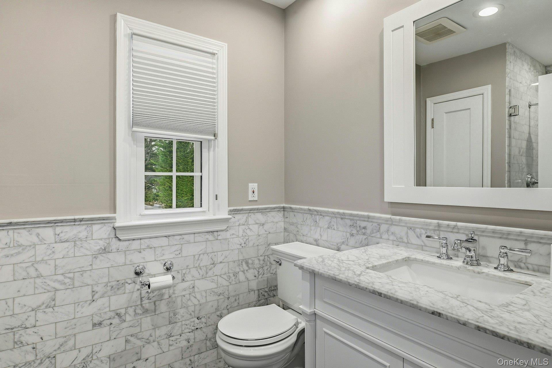 38 Hewlett Lane, Port Washington, NY 11050