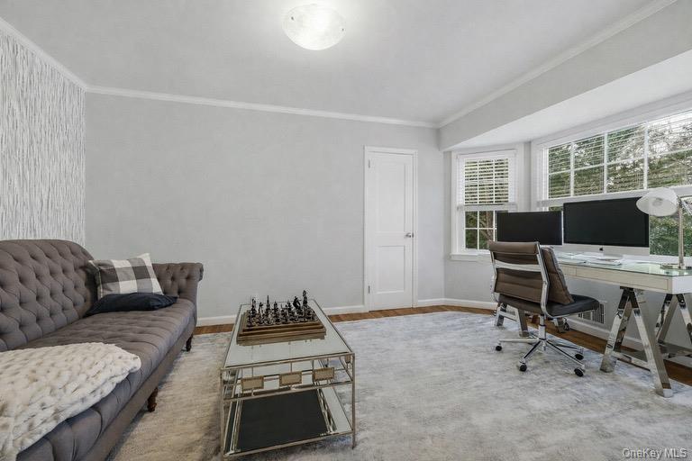 38 Hewlett Lane, Port Washington, NY 11050