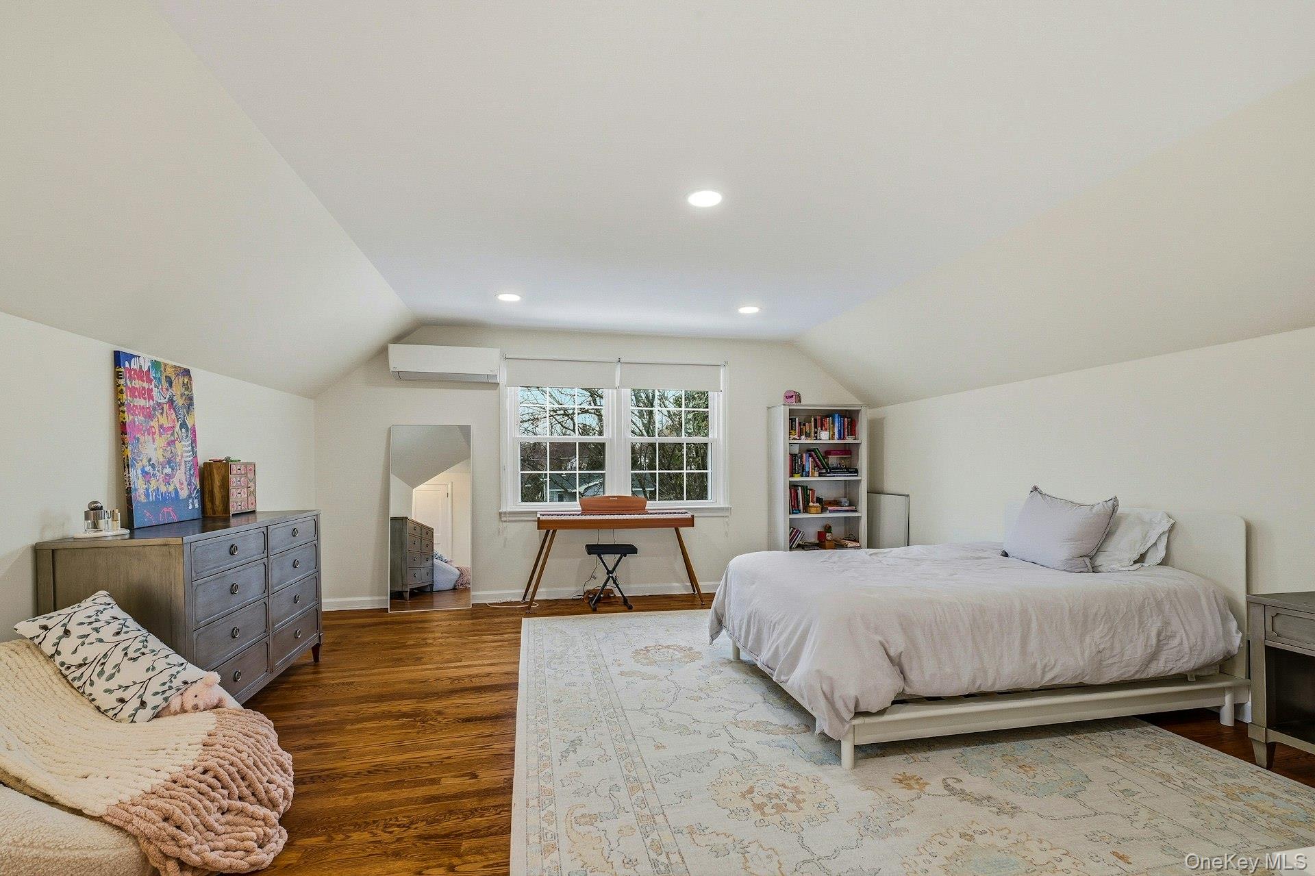 38 Hewlett Lane, Port Washington, NY 11050