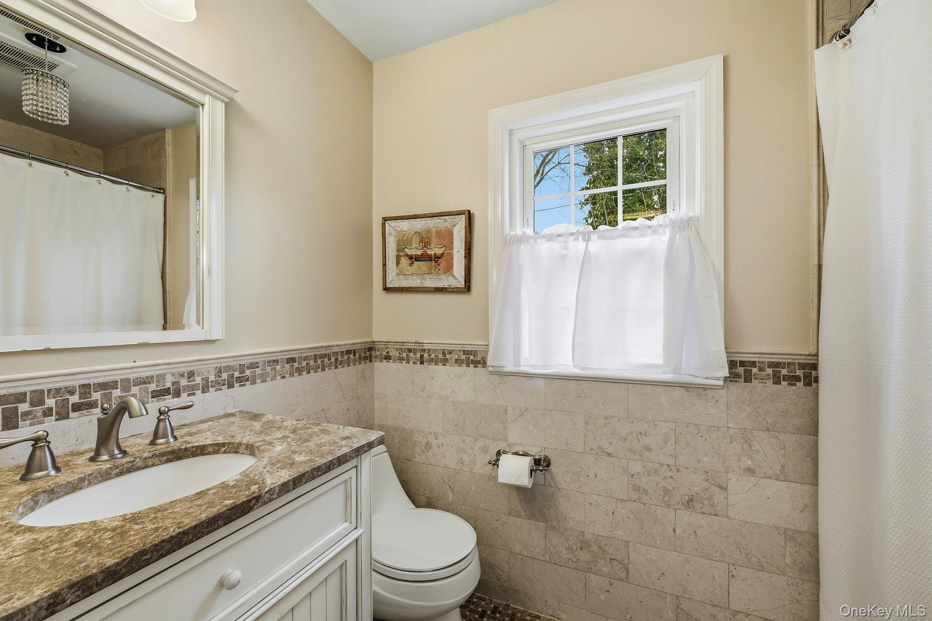 38 Hewlett Lane, Port Washington, NY 11050