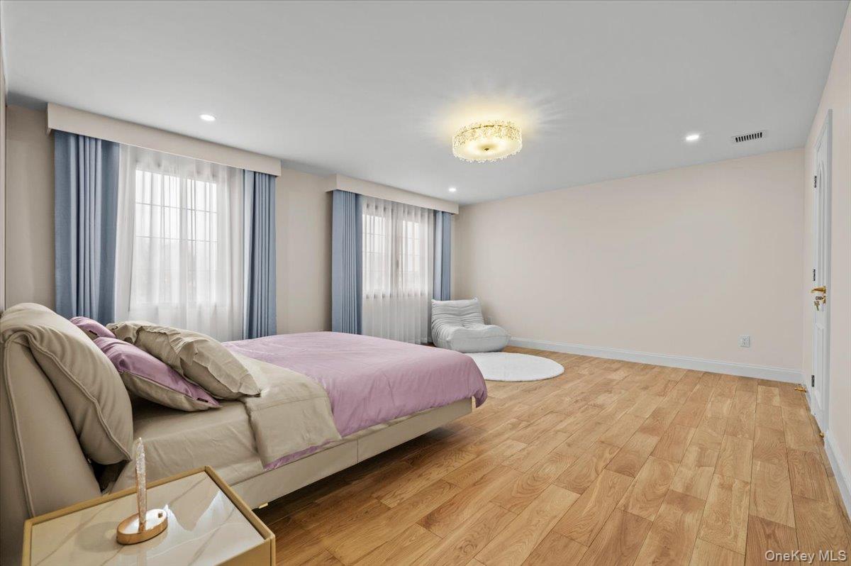 2 Elf Road, Syosset, NY 11791