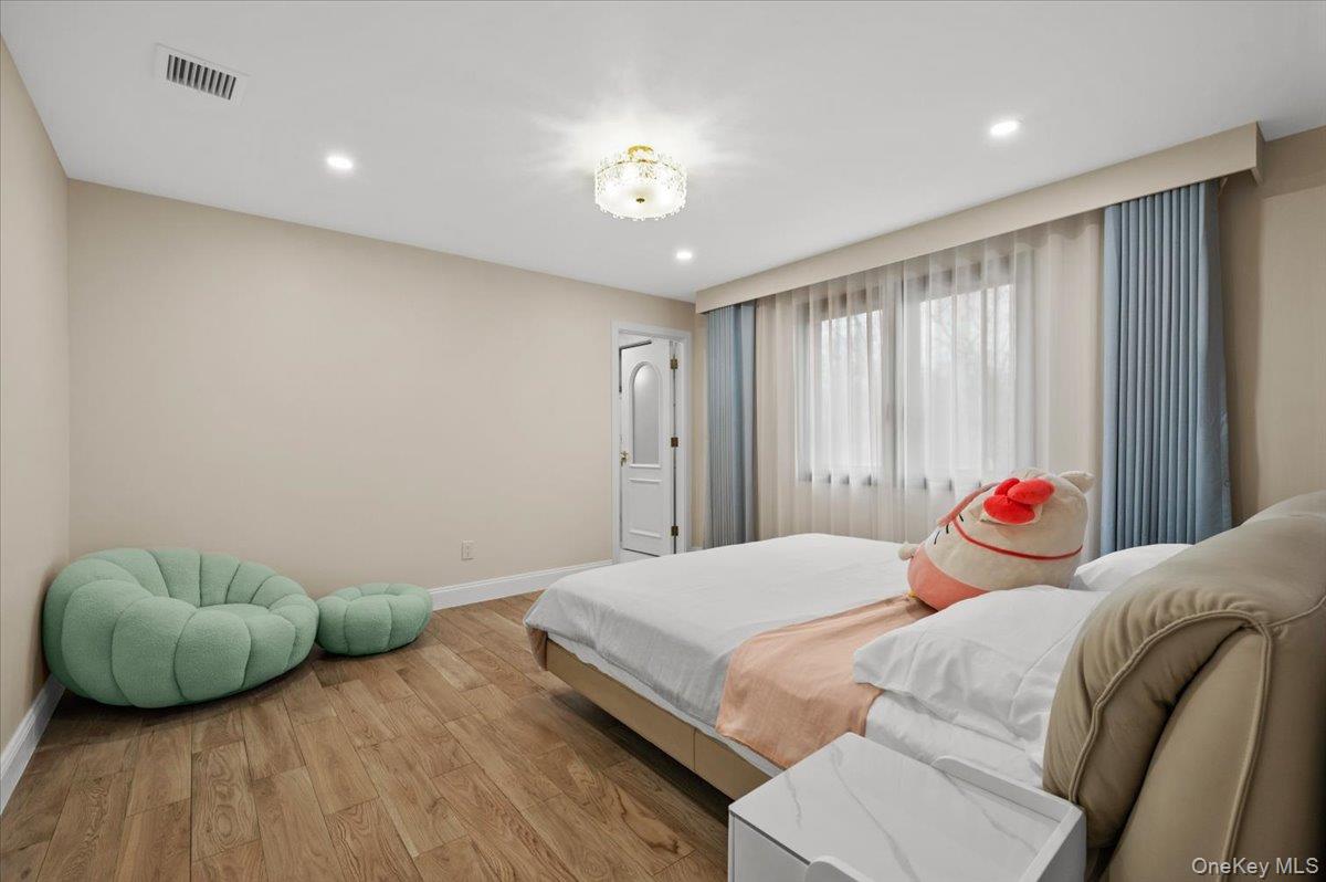 2 Elf Road, Syosset, NY 11791