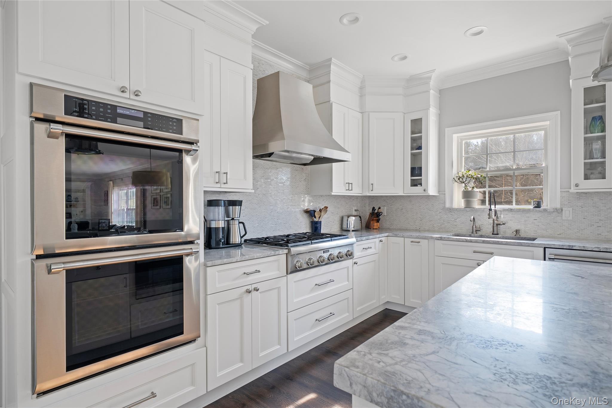 2 Holly Court, Miller Place, NY 11764