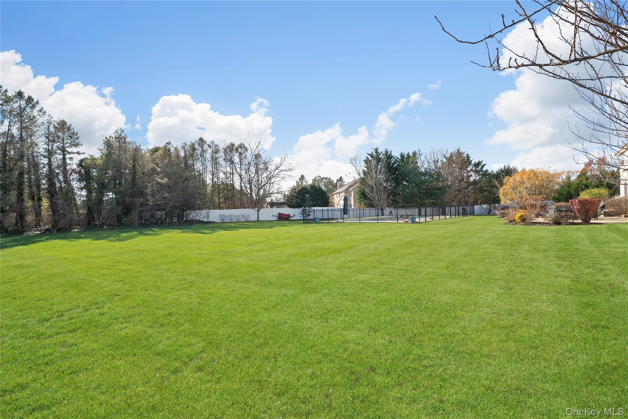 2 Holly Court, Miller Place, NY 11764