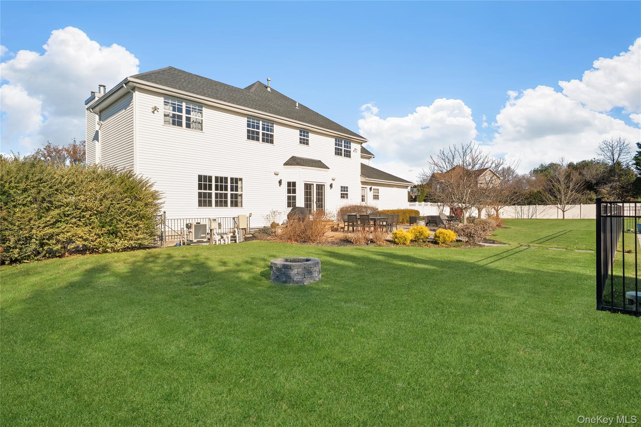 2 Holly Court, Miller Place, NY 11764