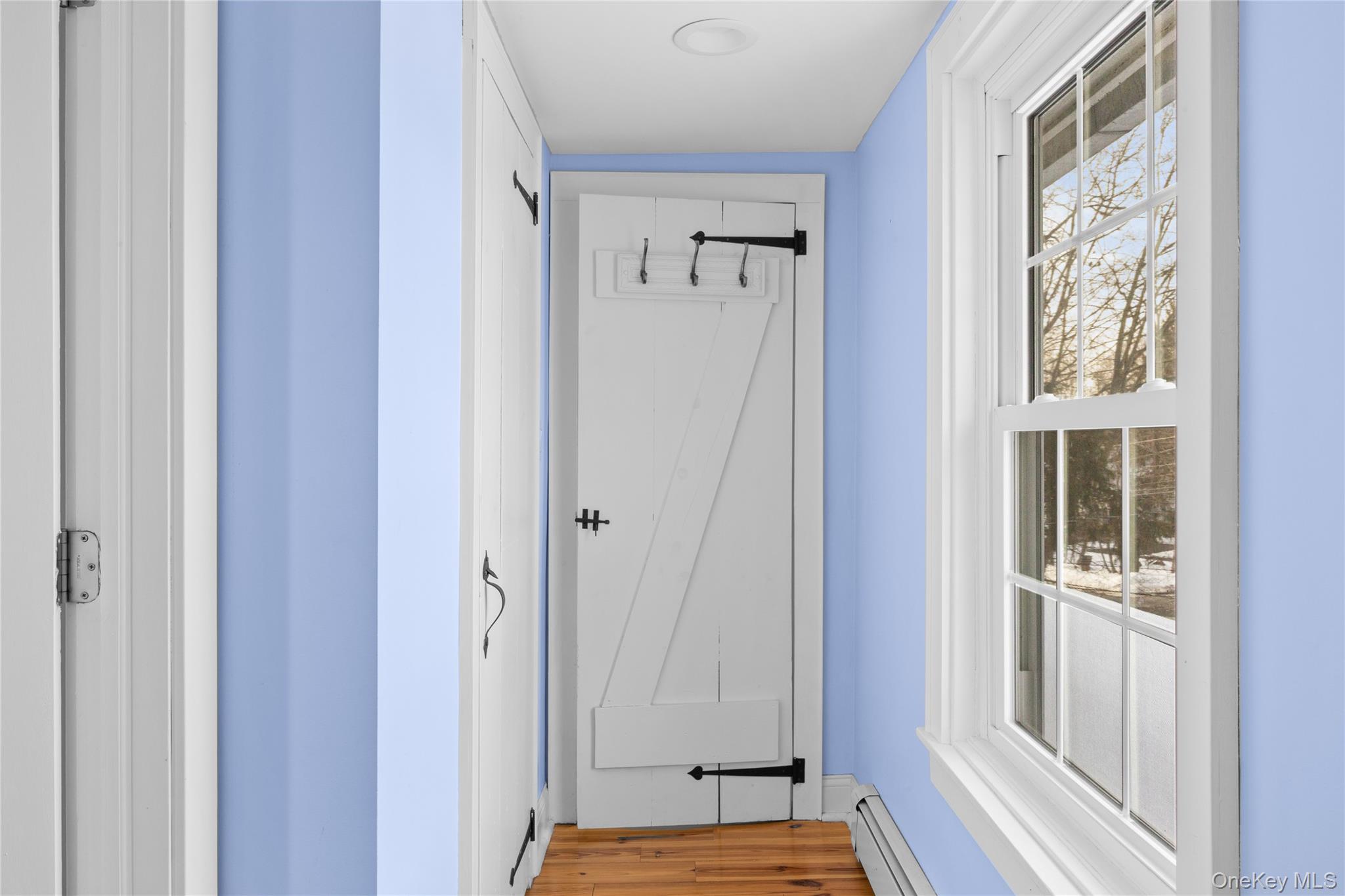 232 N Country Road, Mount Sinai, NY 11766