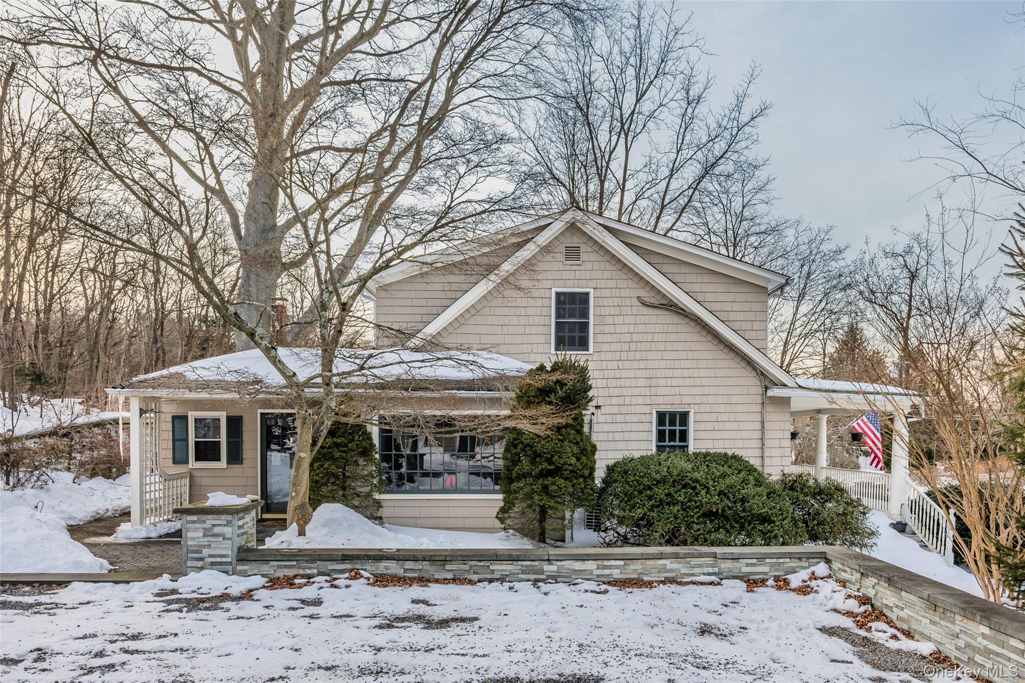 232 N Country Road, Mount Sinai, NY 11766