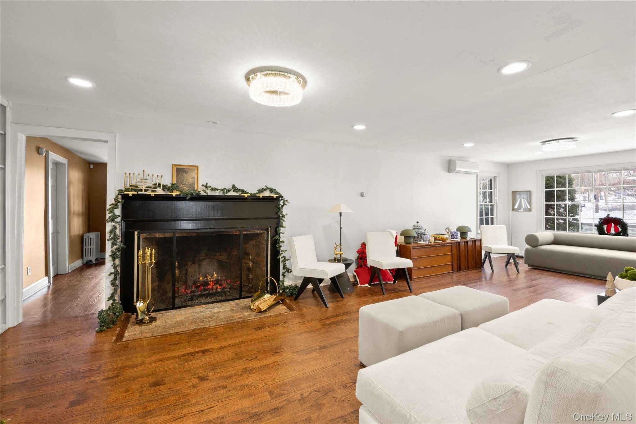 232 N Country Road, Mount Sinai, NY 11766