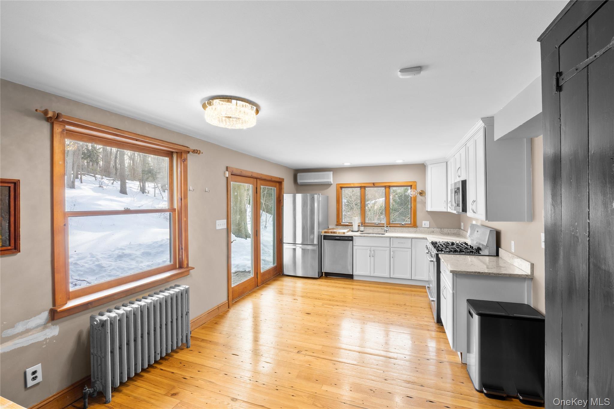 232 N Country Road, Mount Sinai, NY 11766