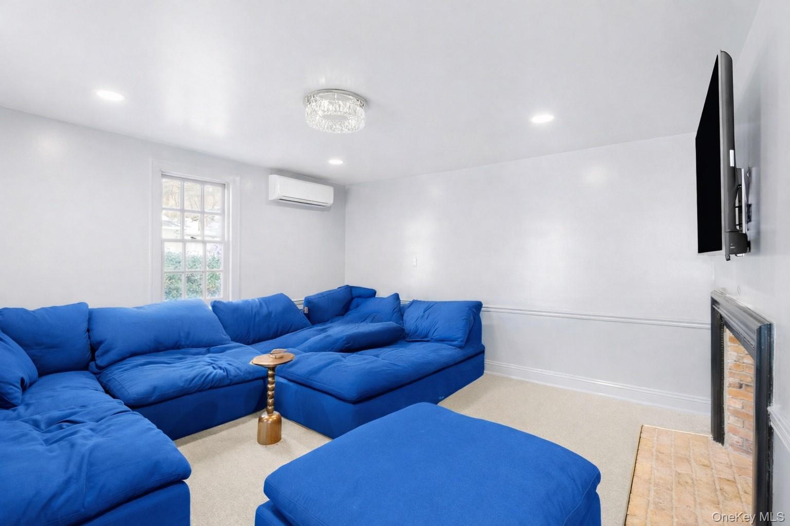 232 N Country Road, Mount Sinai, NY 11766