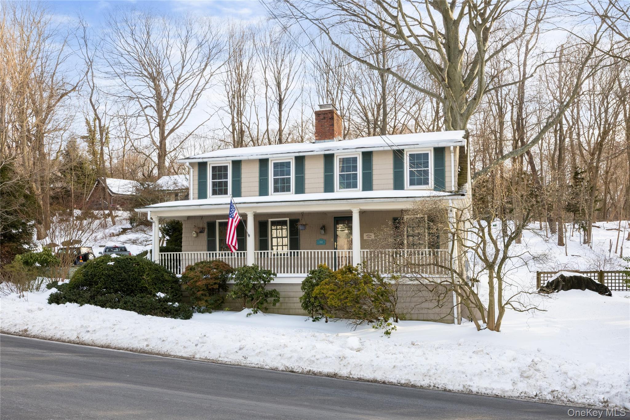 232 N Country Road, Mount Sinai, NY 11766