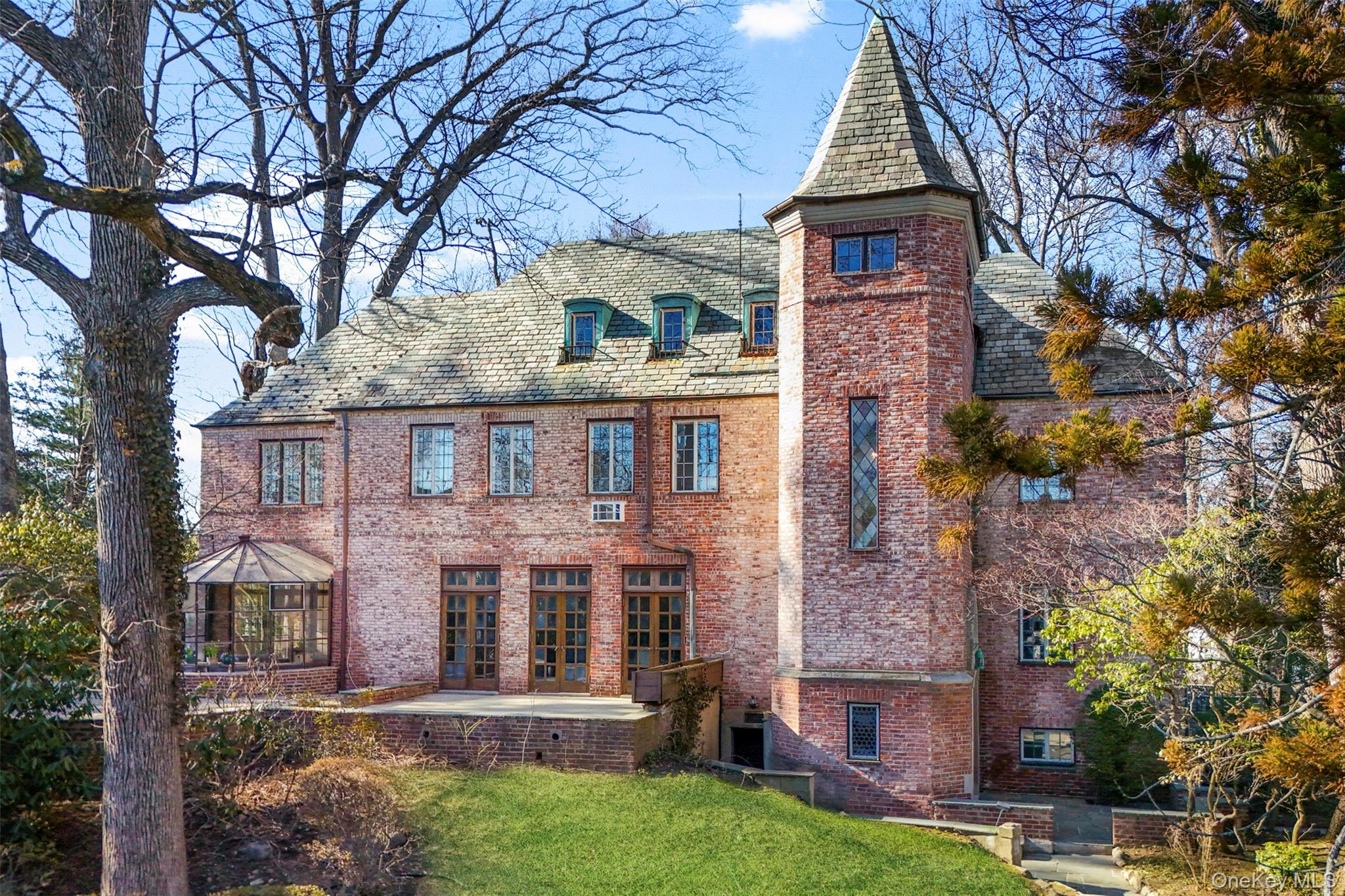 60 Wildwood Road, New Rochelle, NY 10804