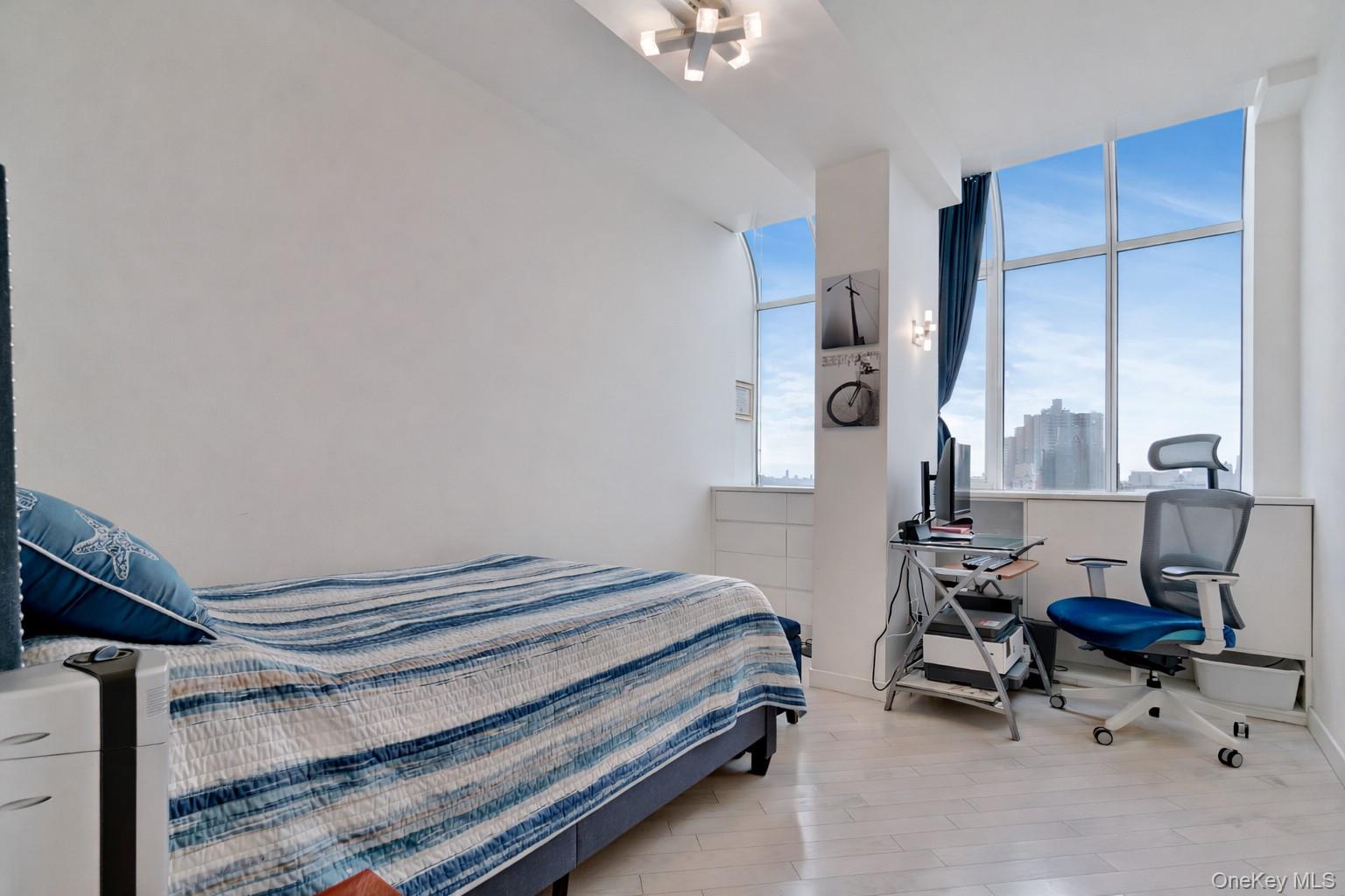 310 E 46th Street # PHT, New York (Manhattan), NY 10017