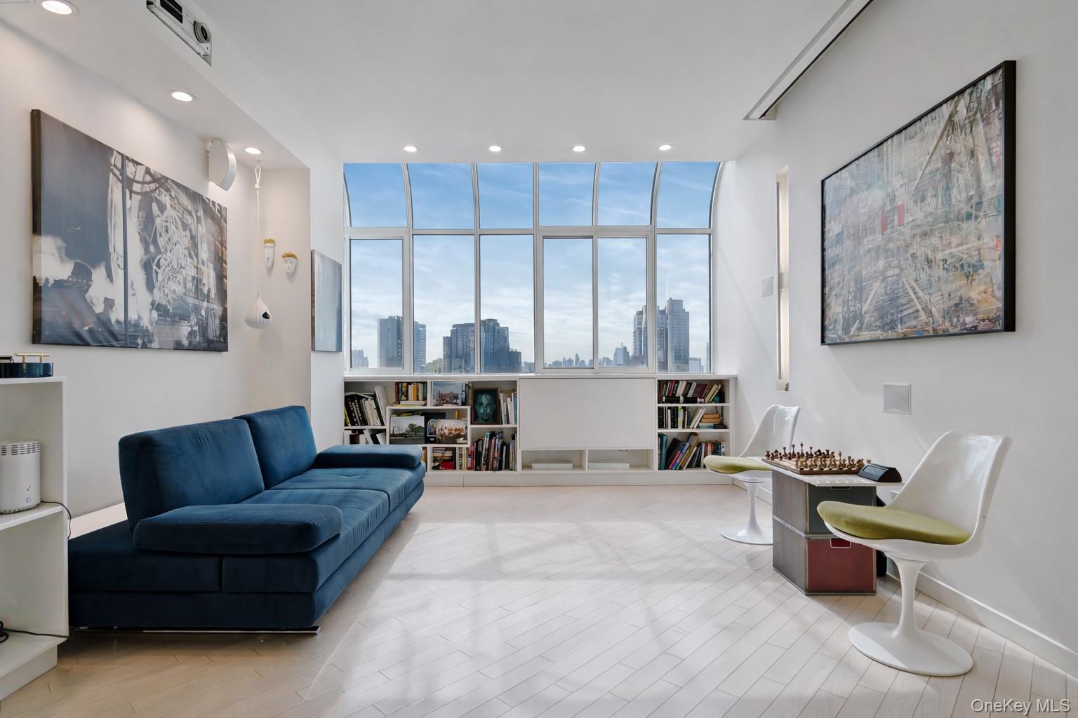 310 E 46th Street # PHT, New York (Manhattan), NY 10017