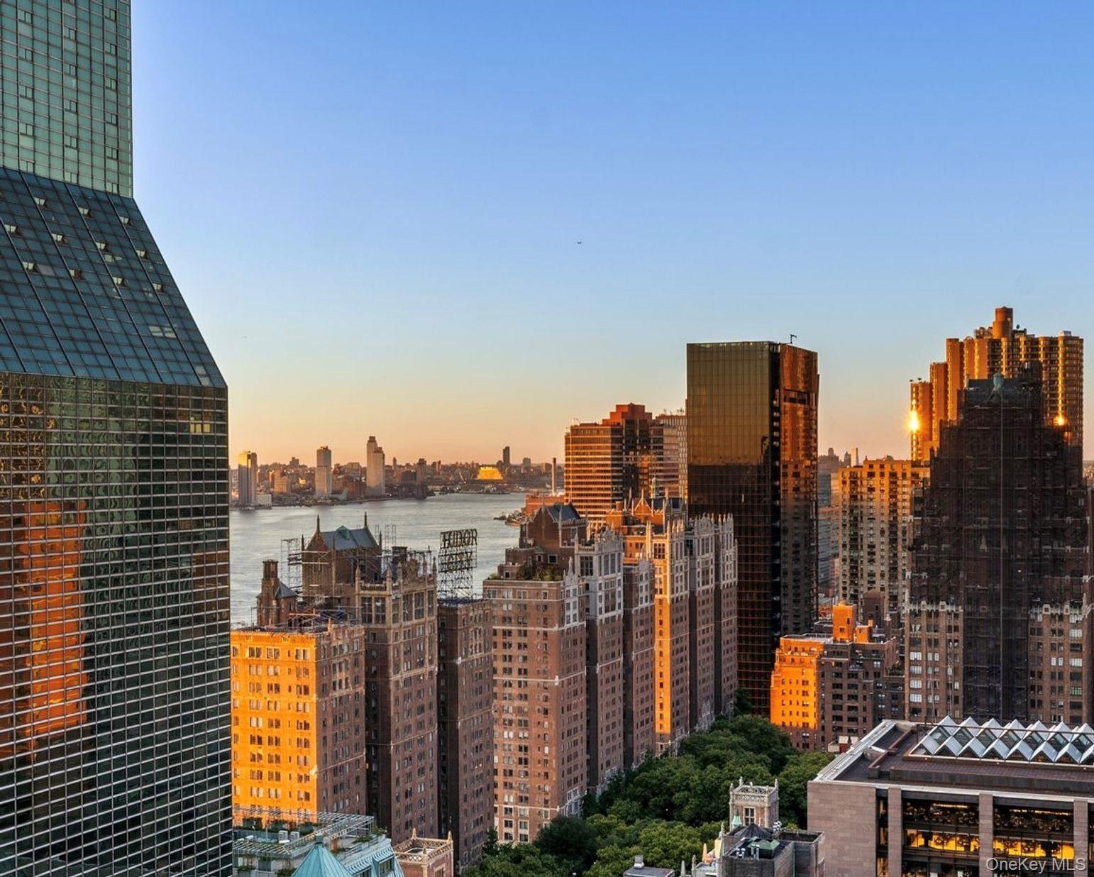 310 E 46th Street # PHT, New York (Manhattan), NY 10017