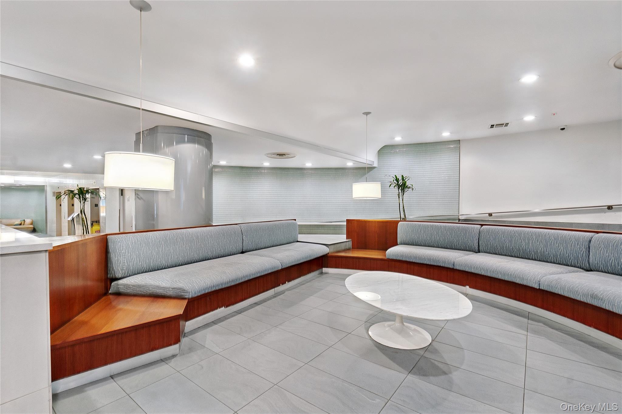 310 E 46th Street # PHT, New York (Manhattan), NY 10017